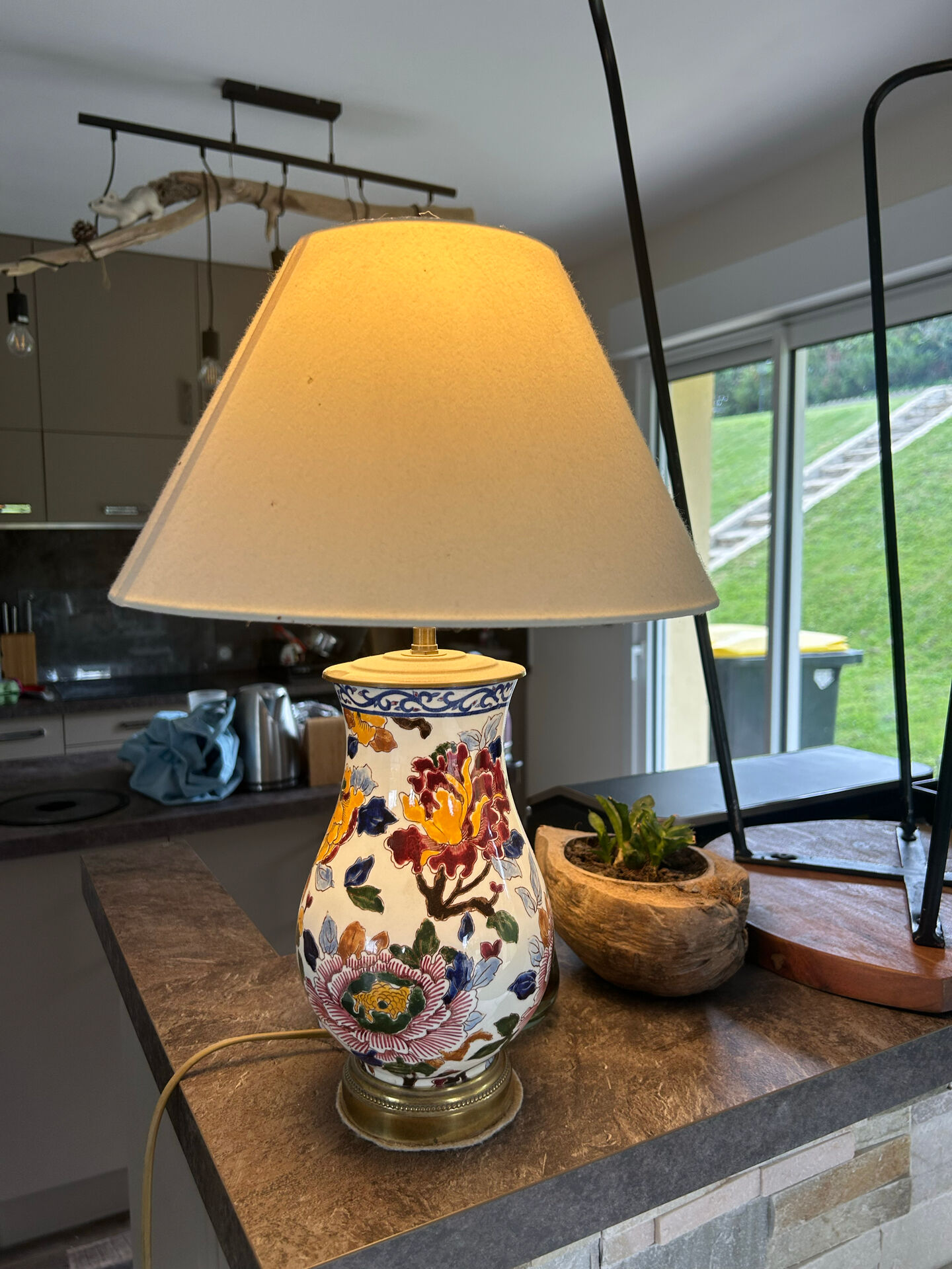 Large Table Lamp - Gien Faience (Peonies Model)