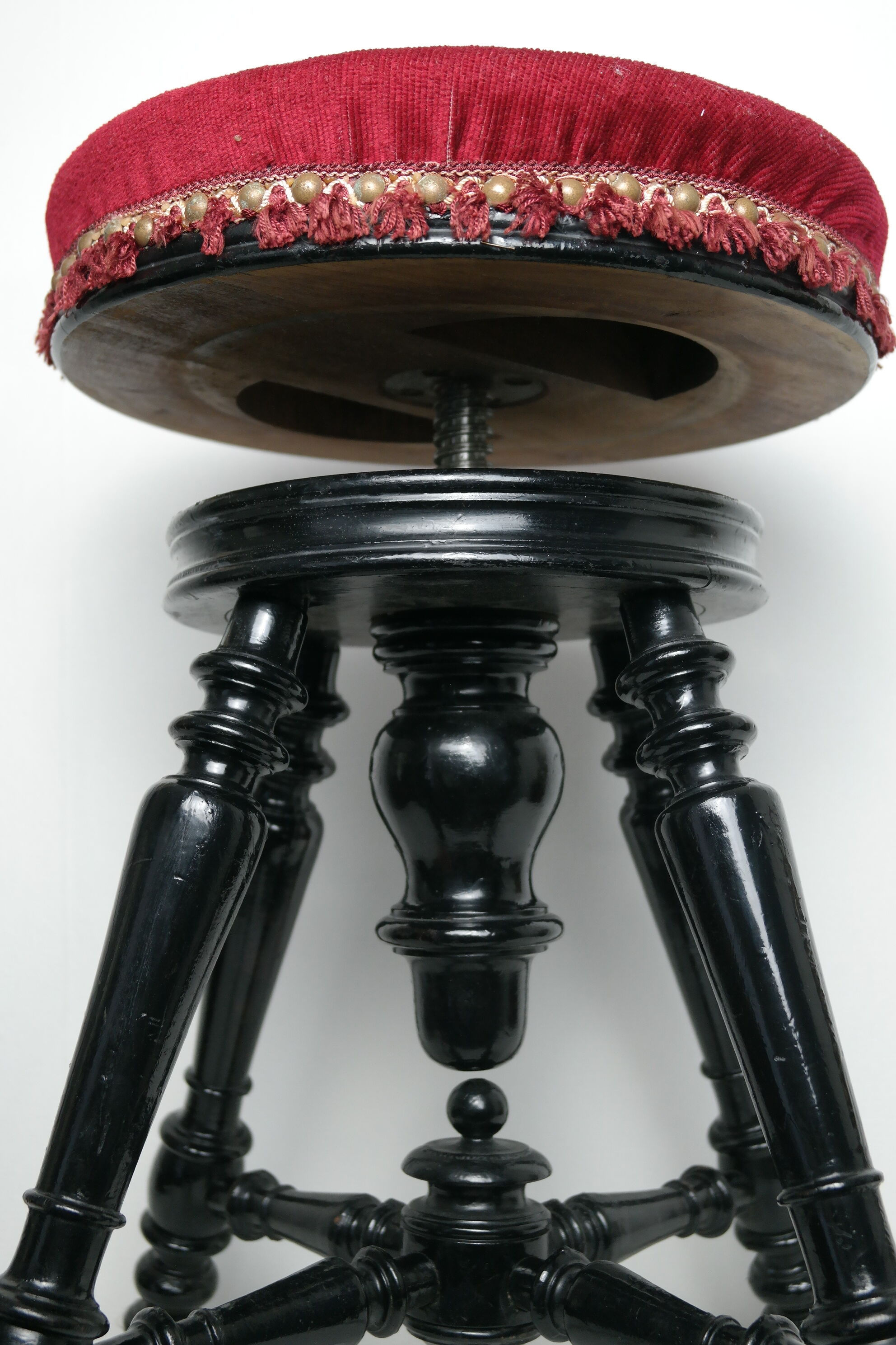 Napoleon III piano stool