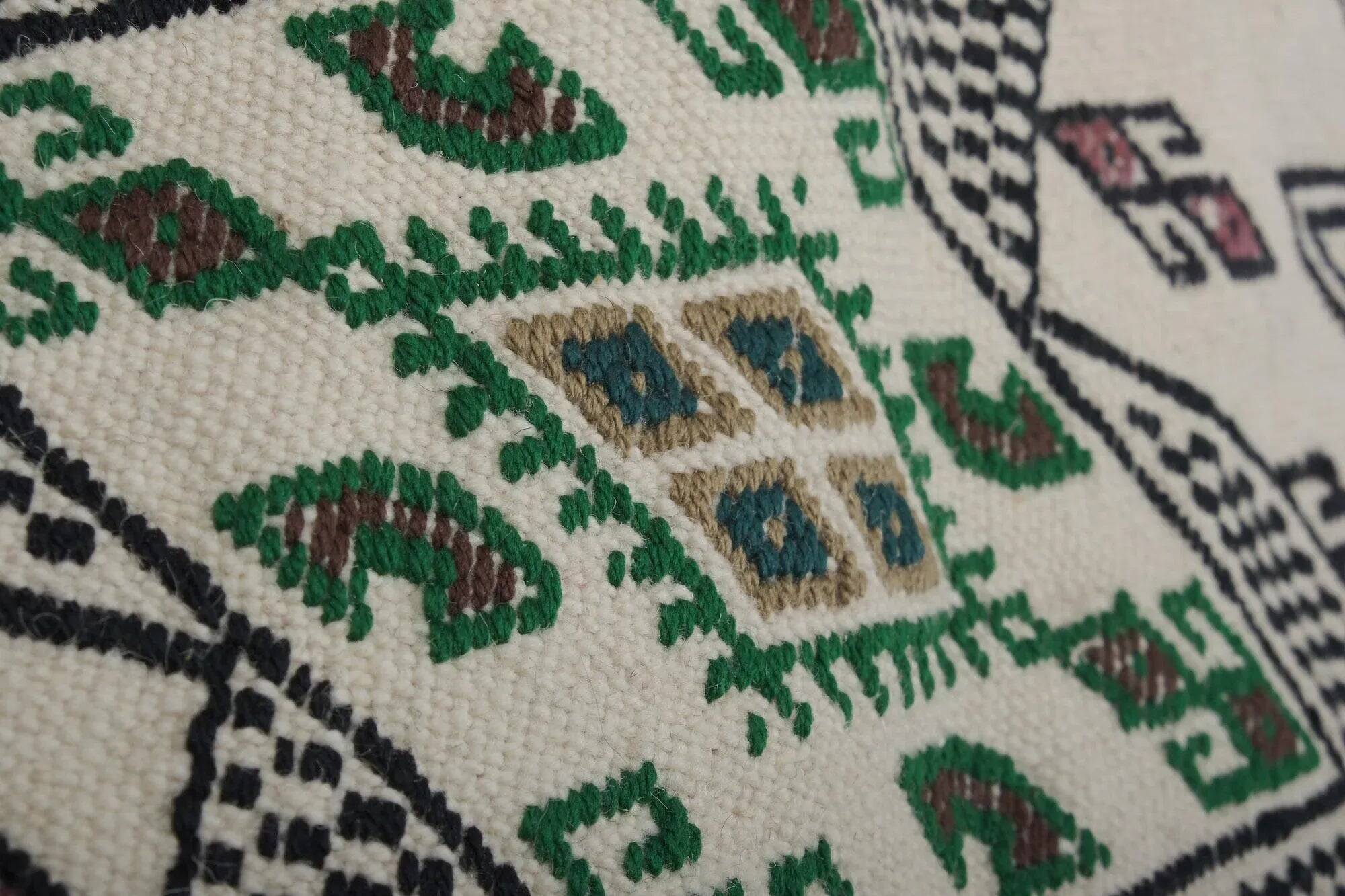 Vintage Turkish kilim, handwoven, 170x210 cm.