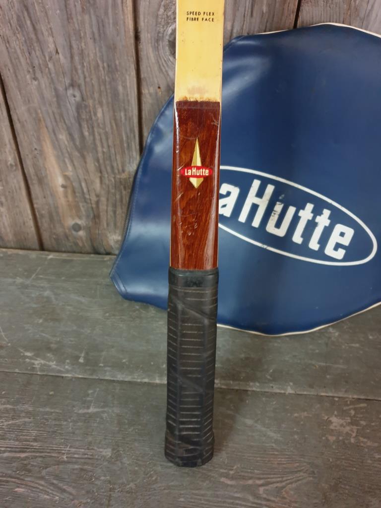 La hutte tennis racket