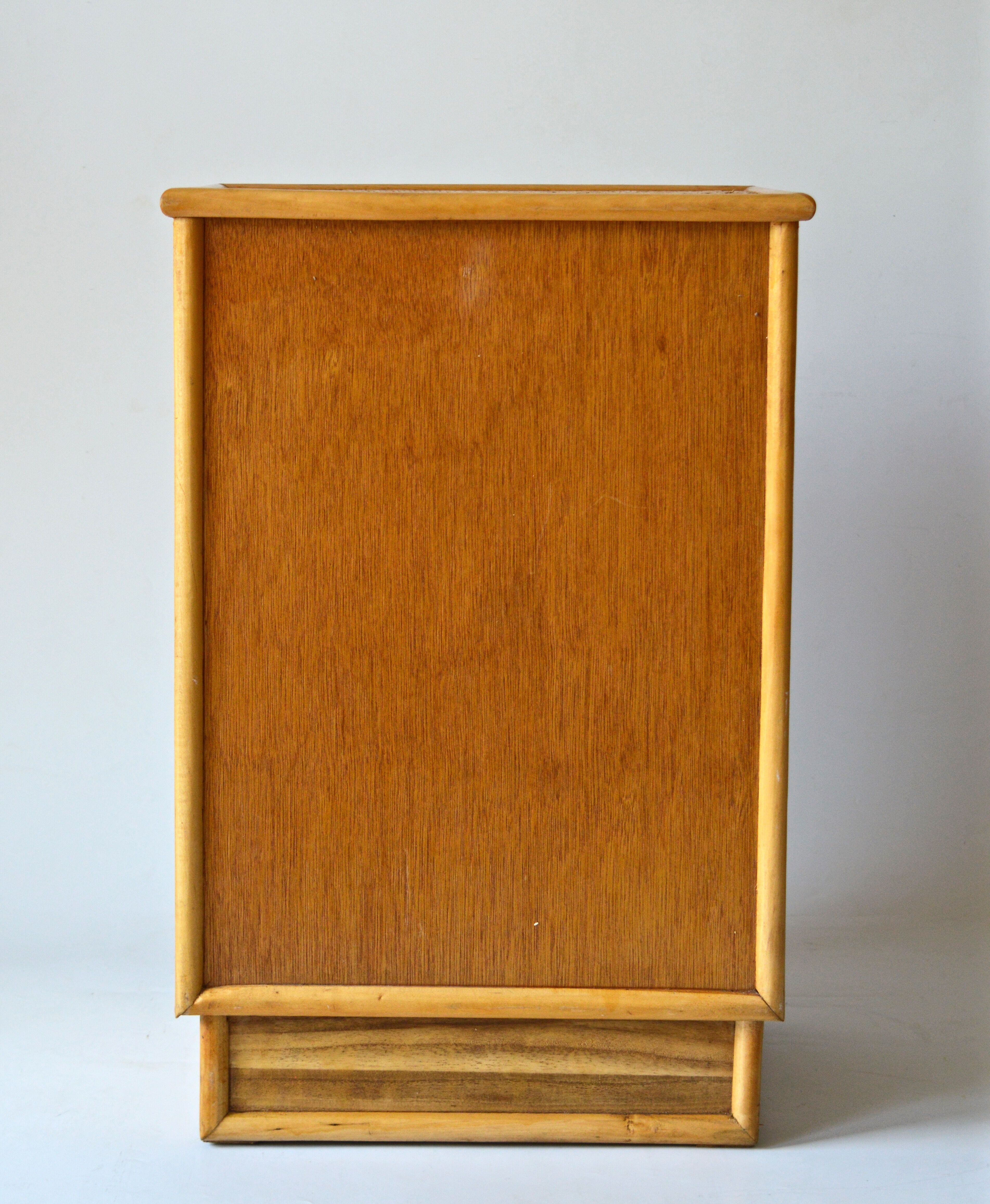 Wicker chest of drawers