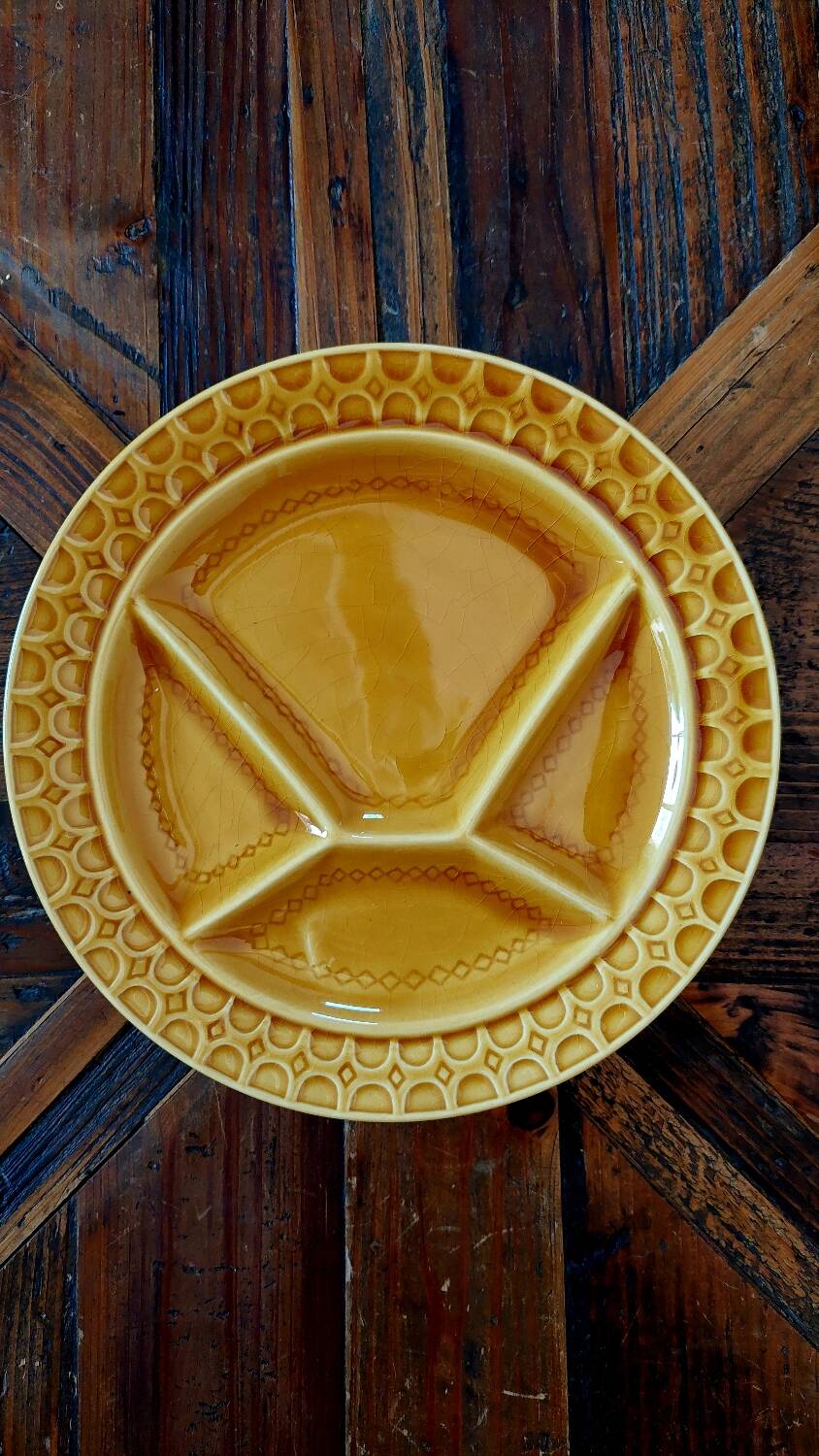 Set of 6 Sarreguemines plates for Burgundy fondue