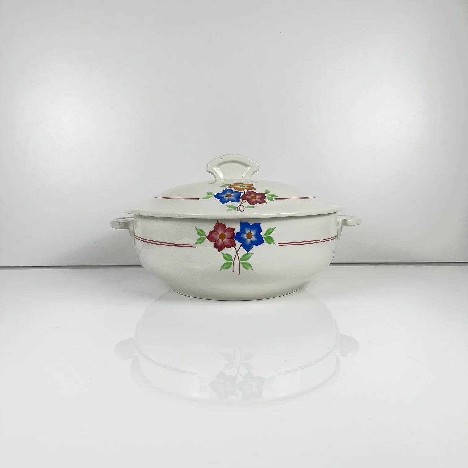 Soup tureen "The Hive", Moulins des Loups, 20th century