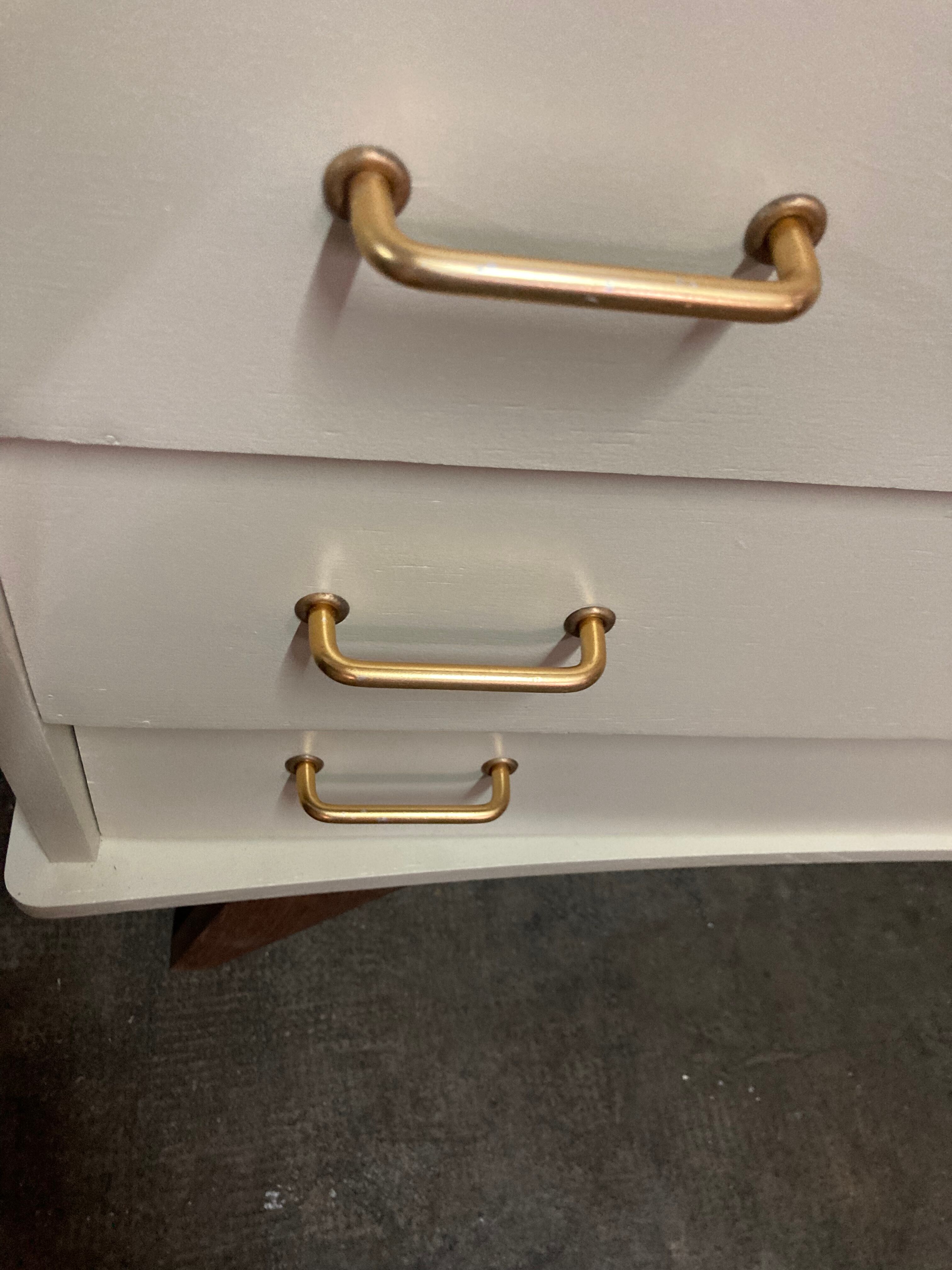 Commode vintage pieds compas