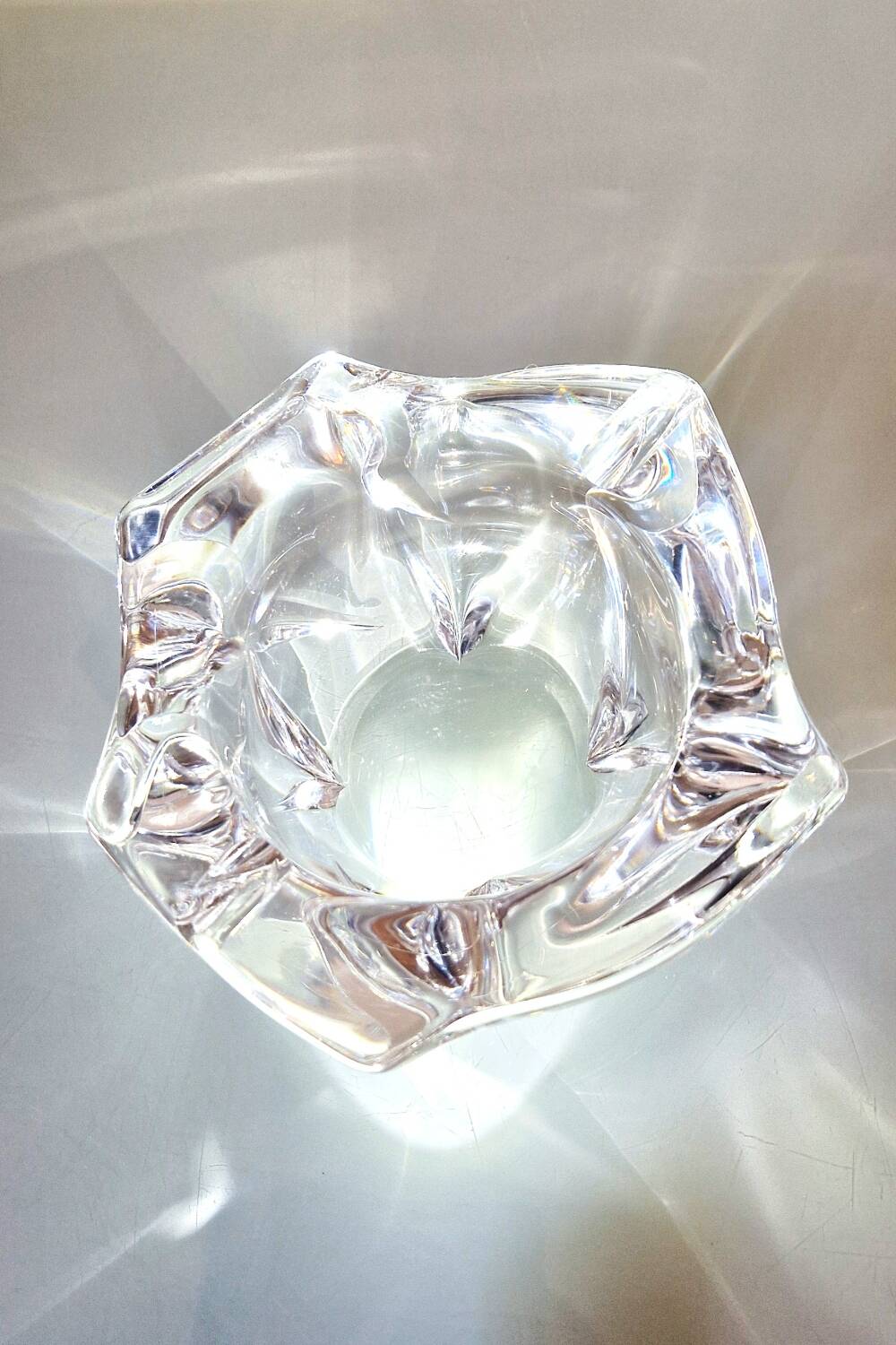 Solid crystal centrepiece signed Daum France