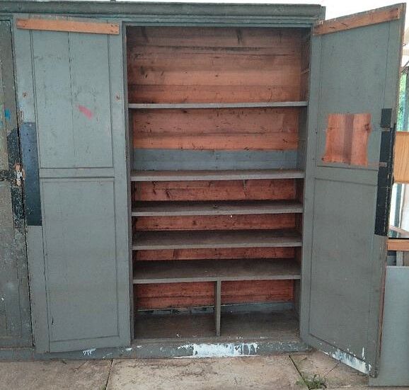 Grand meuble d'atelier ancien