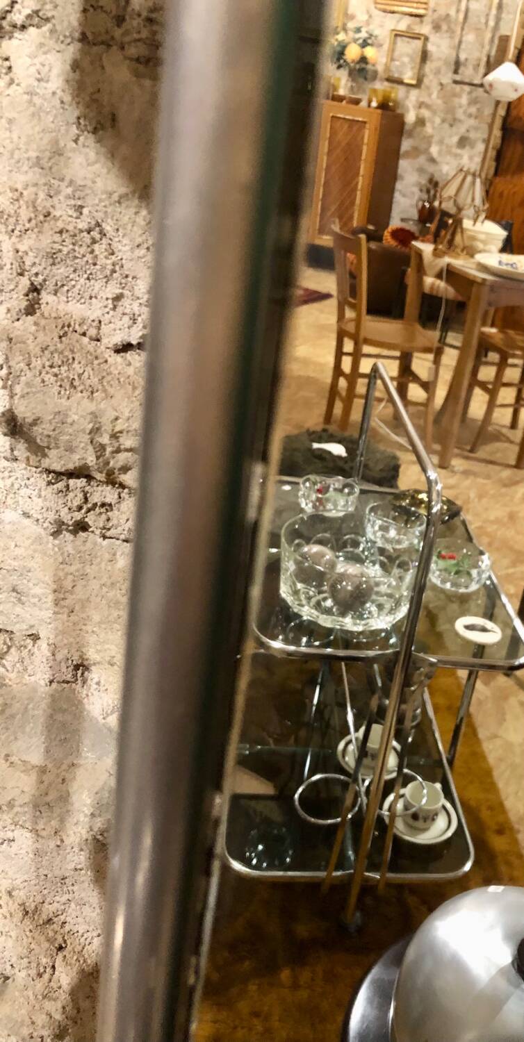 Wall-mounted cloakroom coat racks