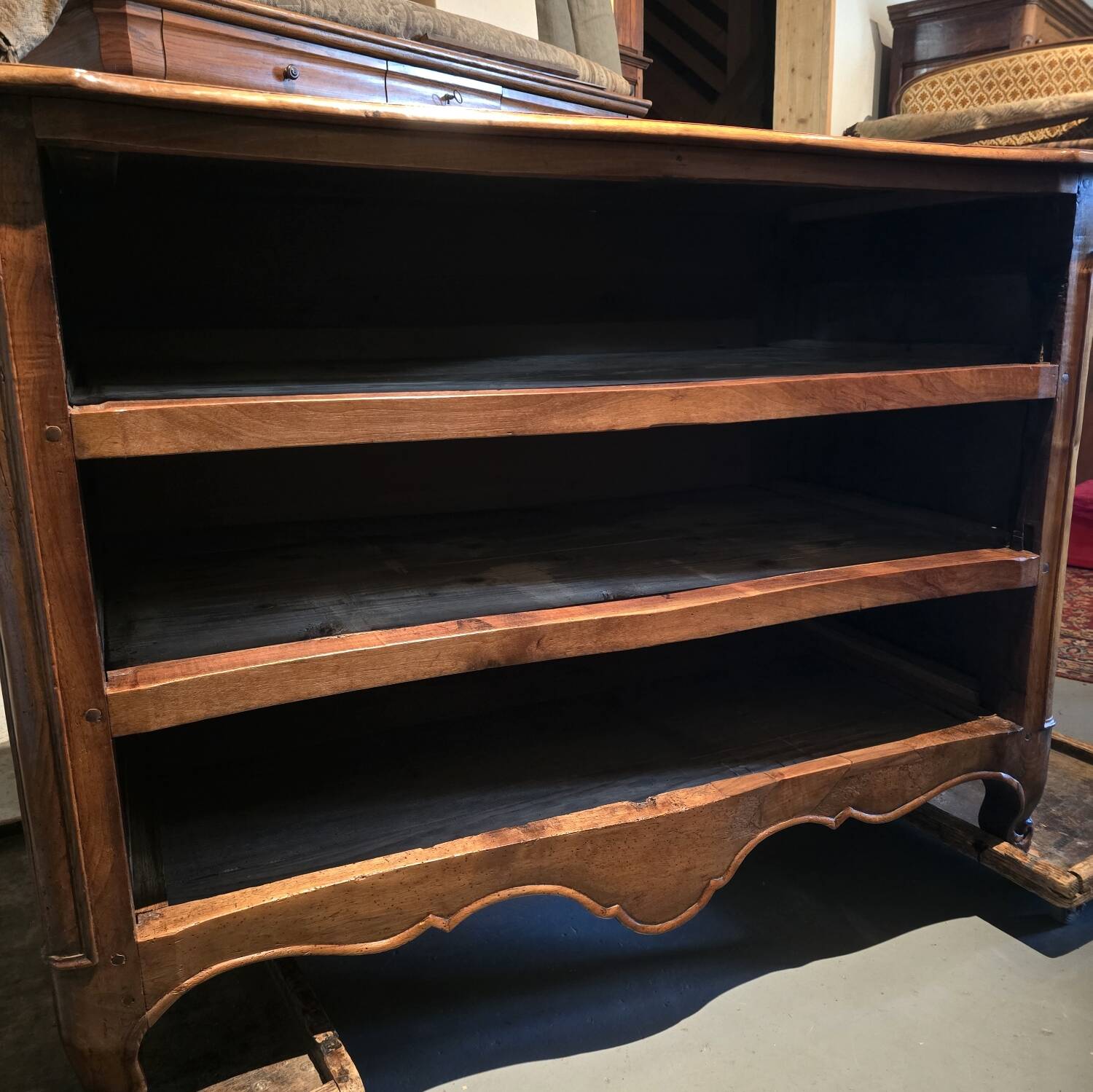 Curved Louis XV commode, 18th century.