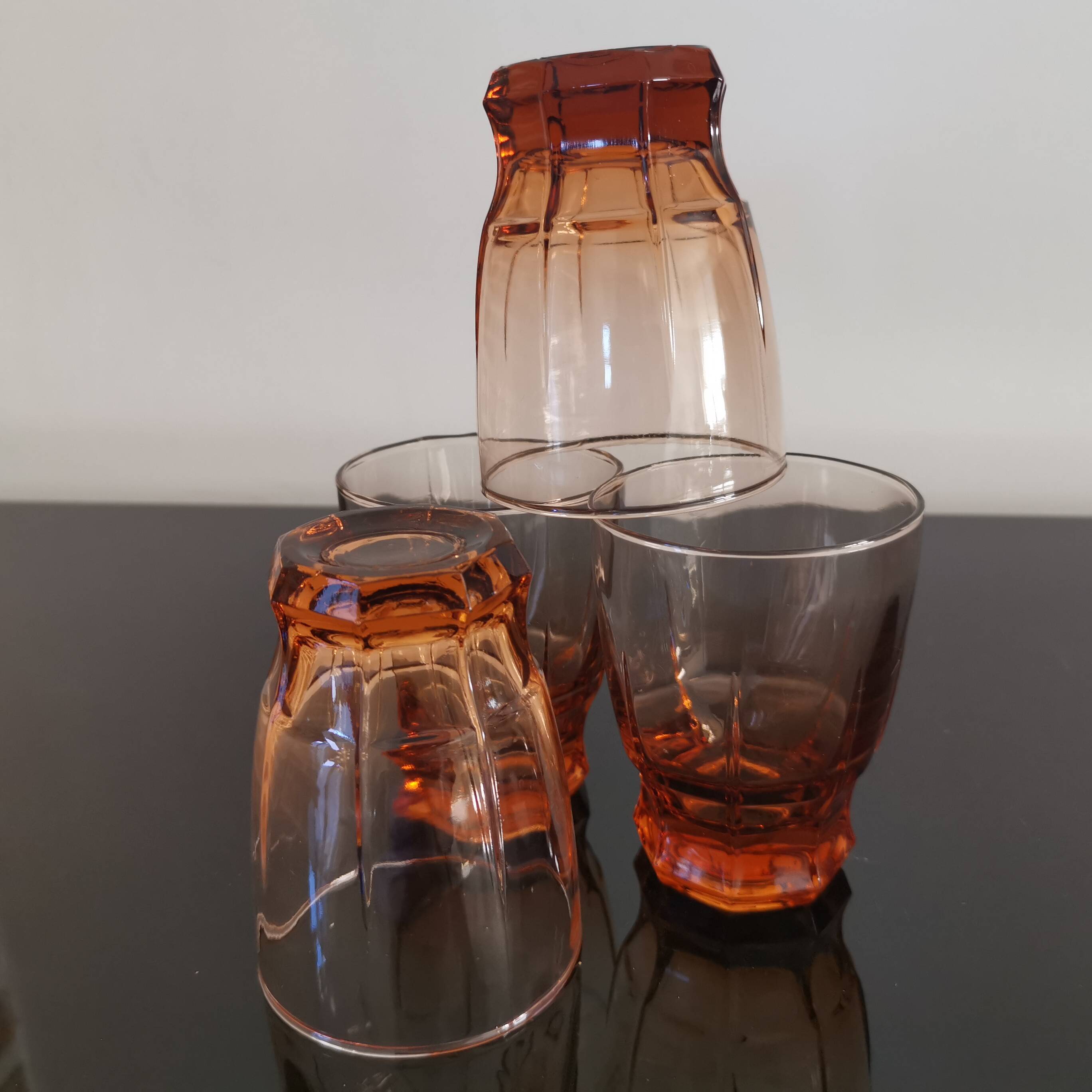 Série de 4 verres à eau des années 30 rose fumé