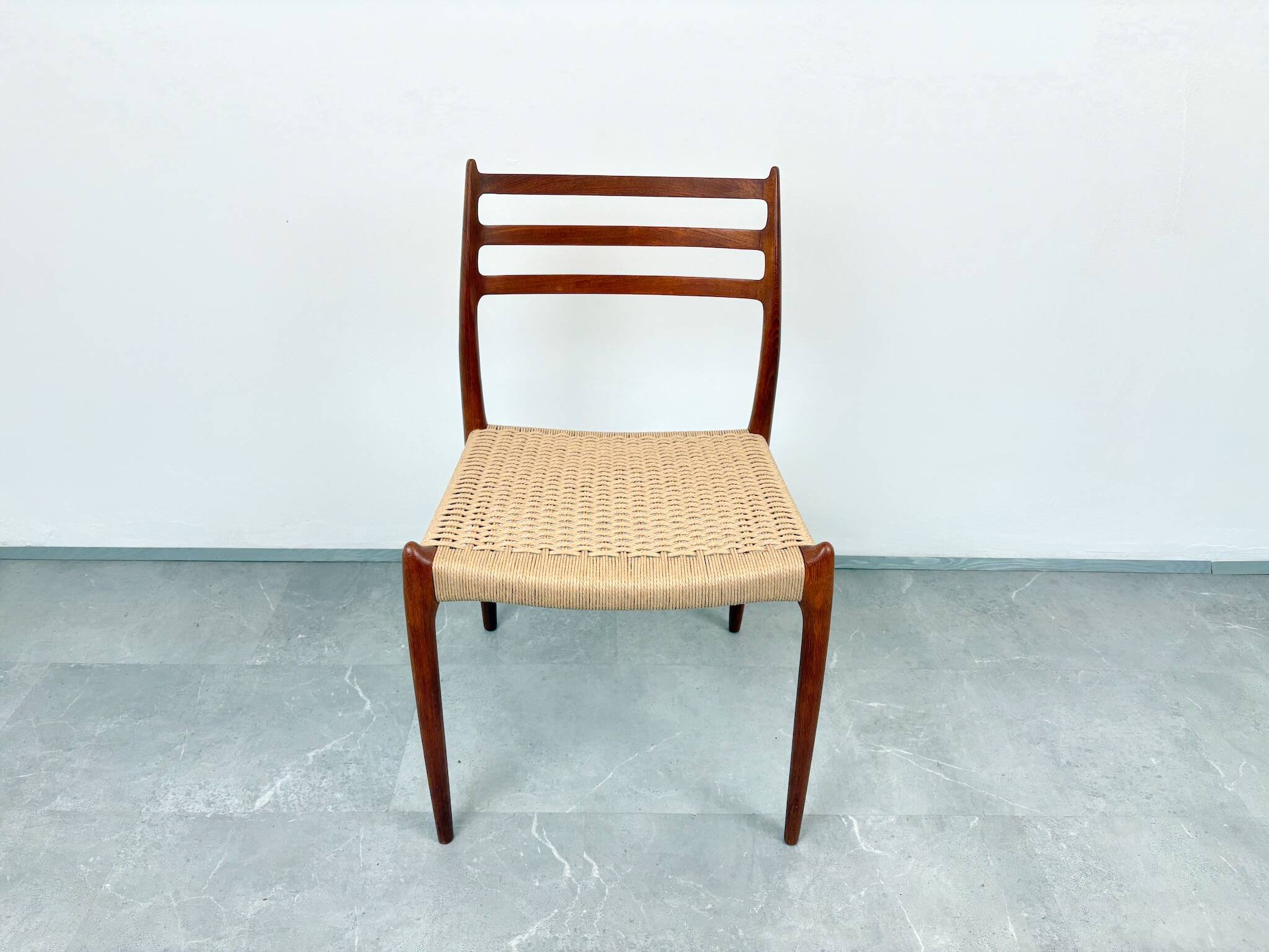 Ensemble de 6 chaises modèle 78 en teck par Niels O. Møller