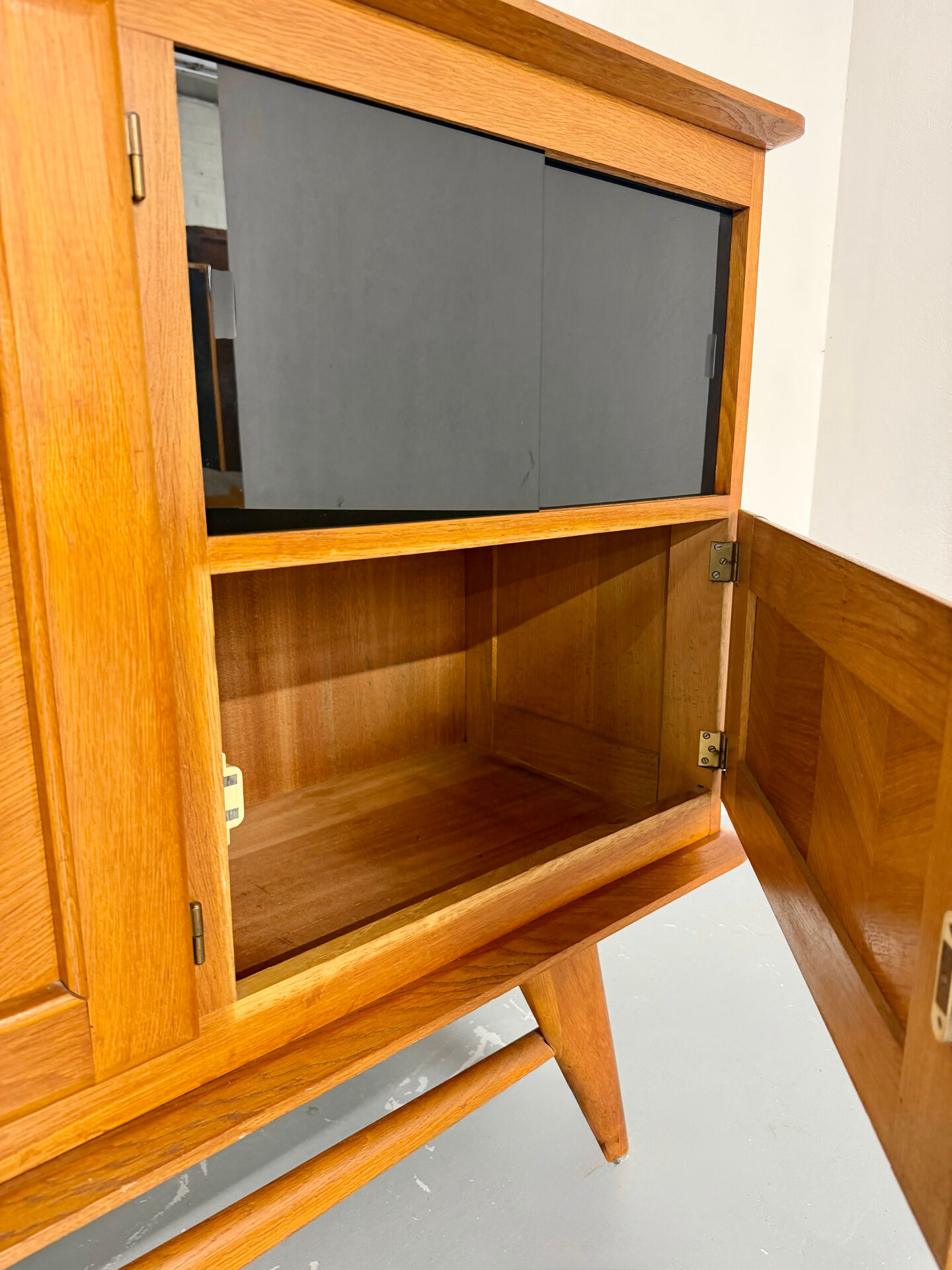 Vintage French modernist sideboard in oak, 1950s design.