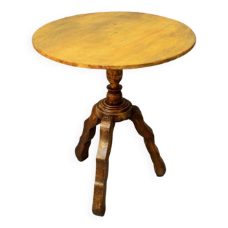 Small pedestal table on tripod base