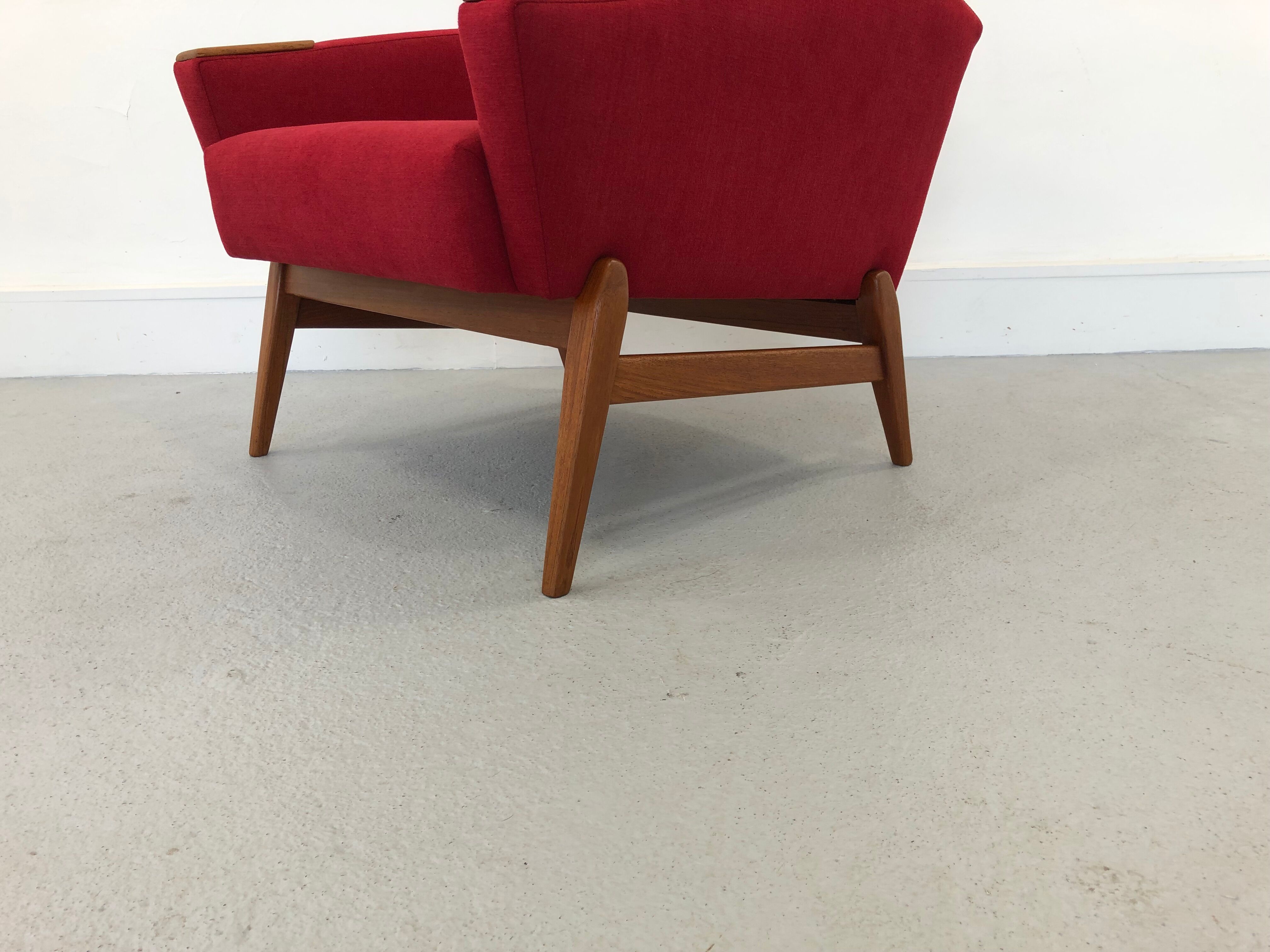DANISH DESIGN ARMCHAIR IN WOOL & TEAK WOOD, 1970S