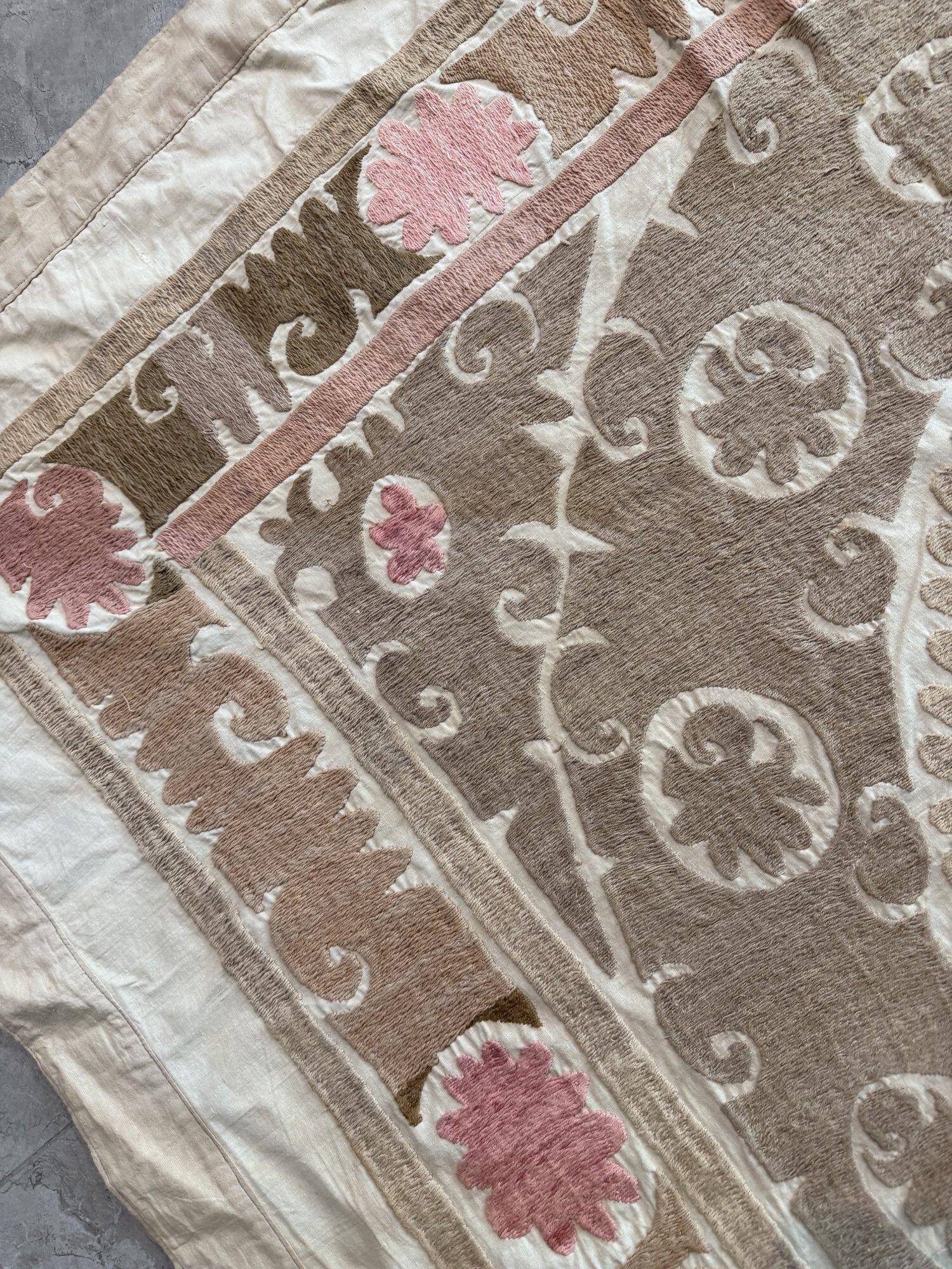 Vintage hand-embroidered tablecloth 168x138 cm