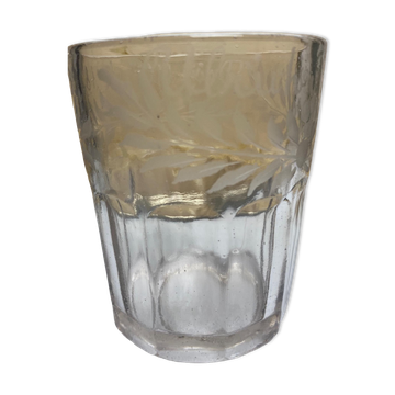 Engraved bridal vase from 1889 in thick glass