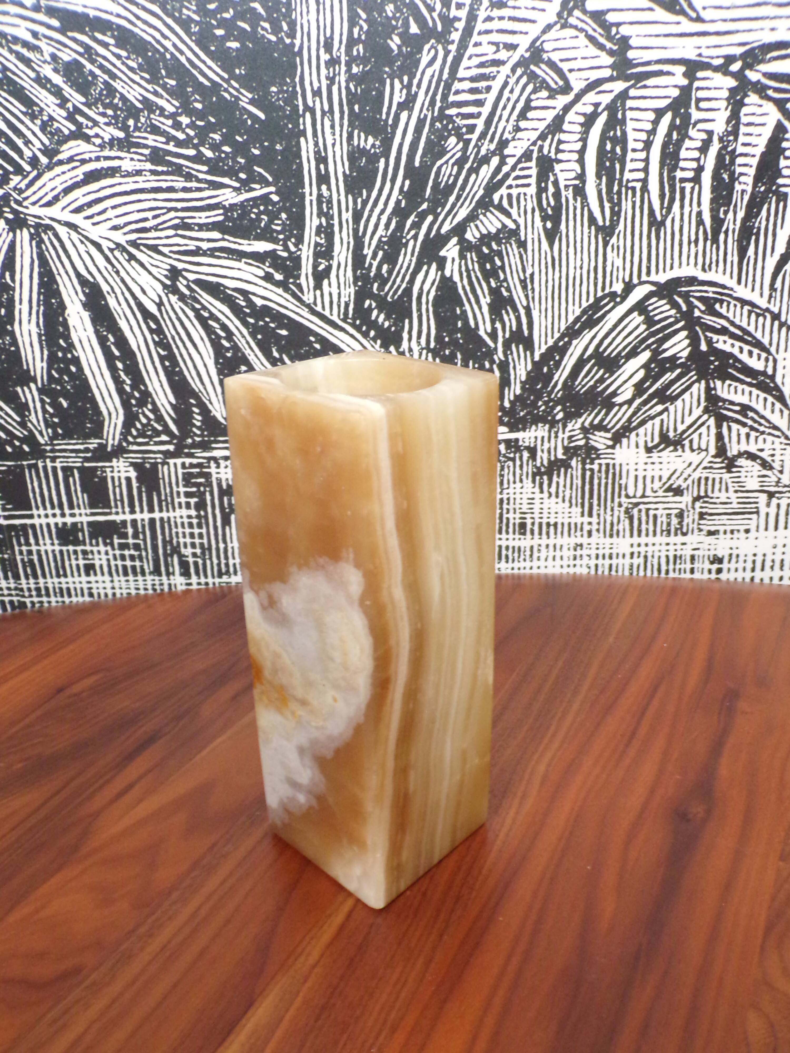 Onyx scroll vase h=20cm