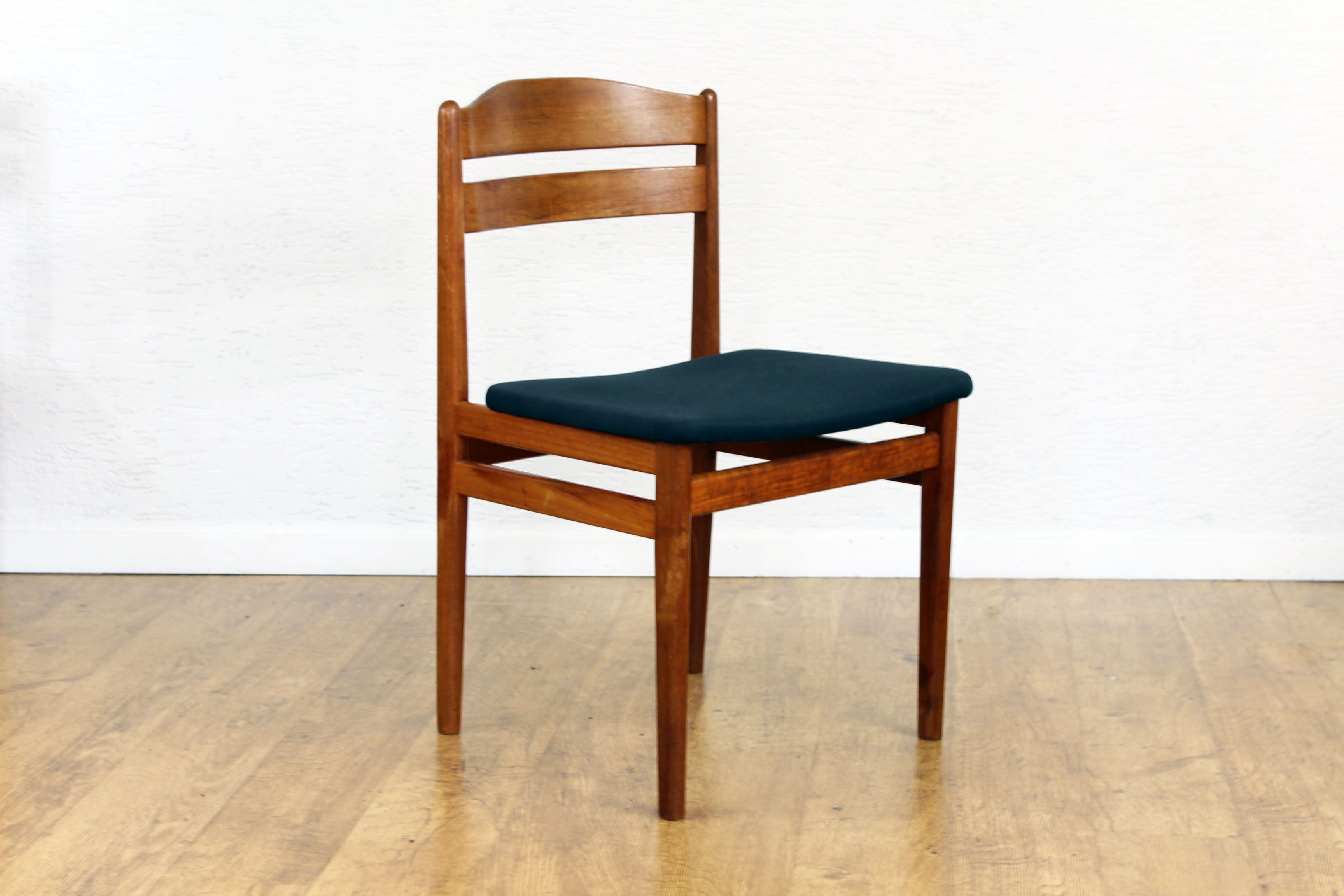 Set of 4 chairs teak