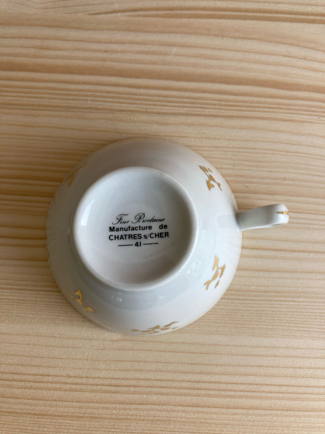 Coffee cups in porcelain of Chartres