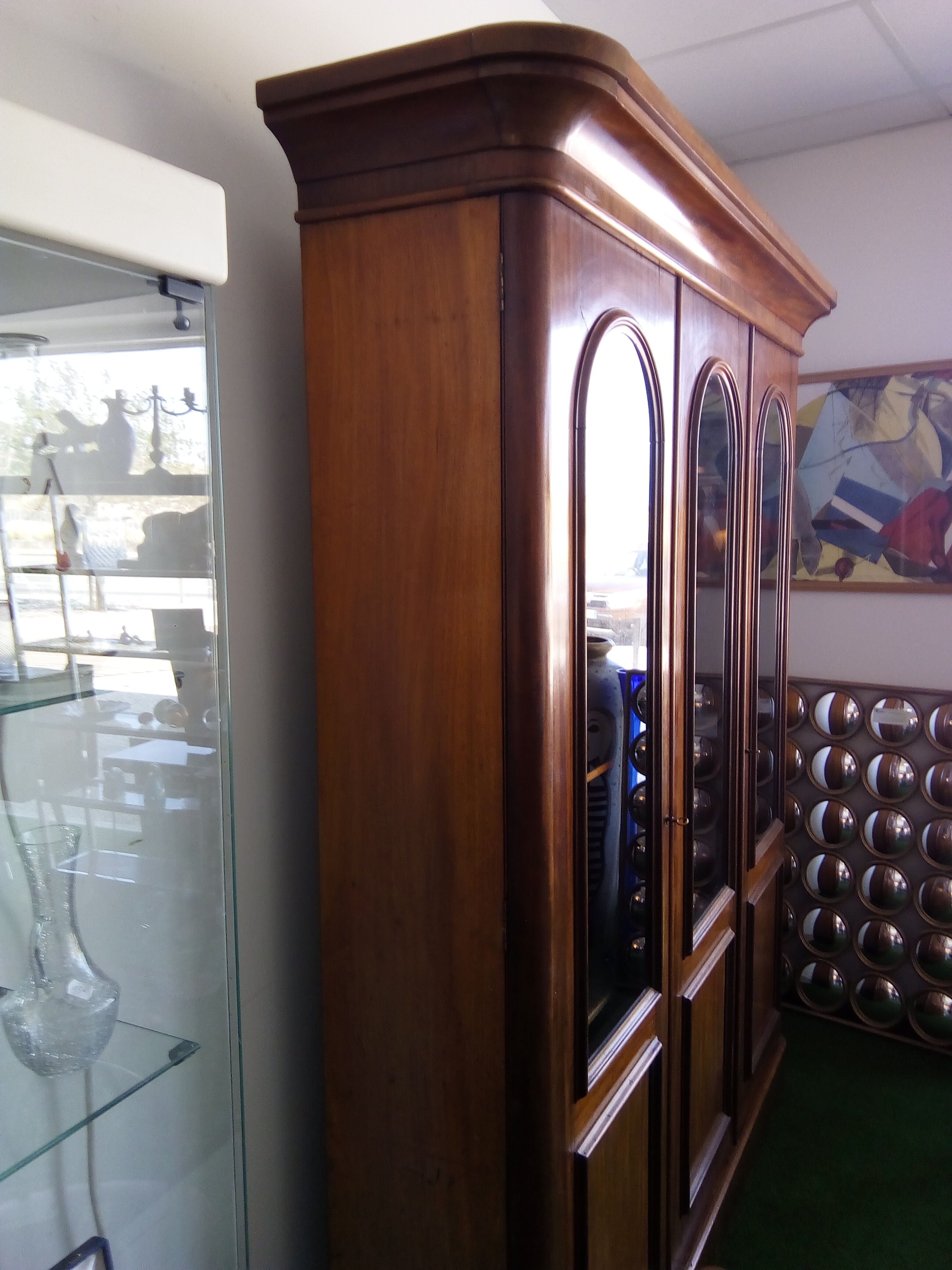 Mahogany bookcase glazed glass warhead windows