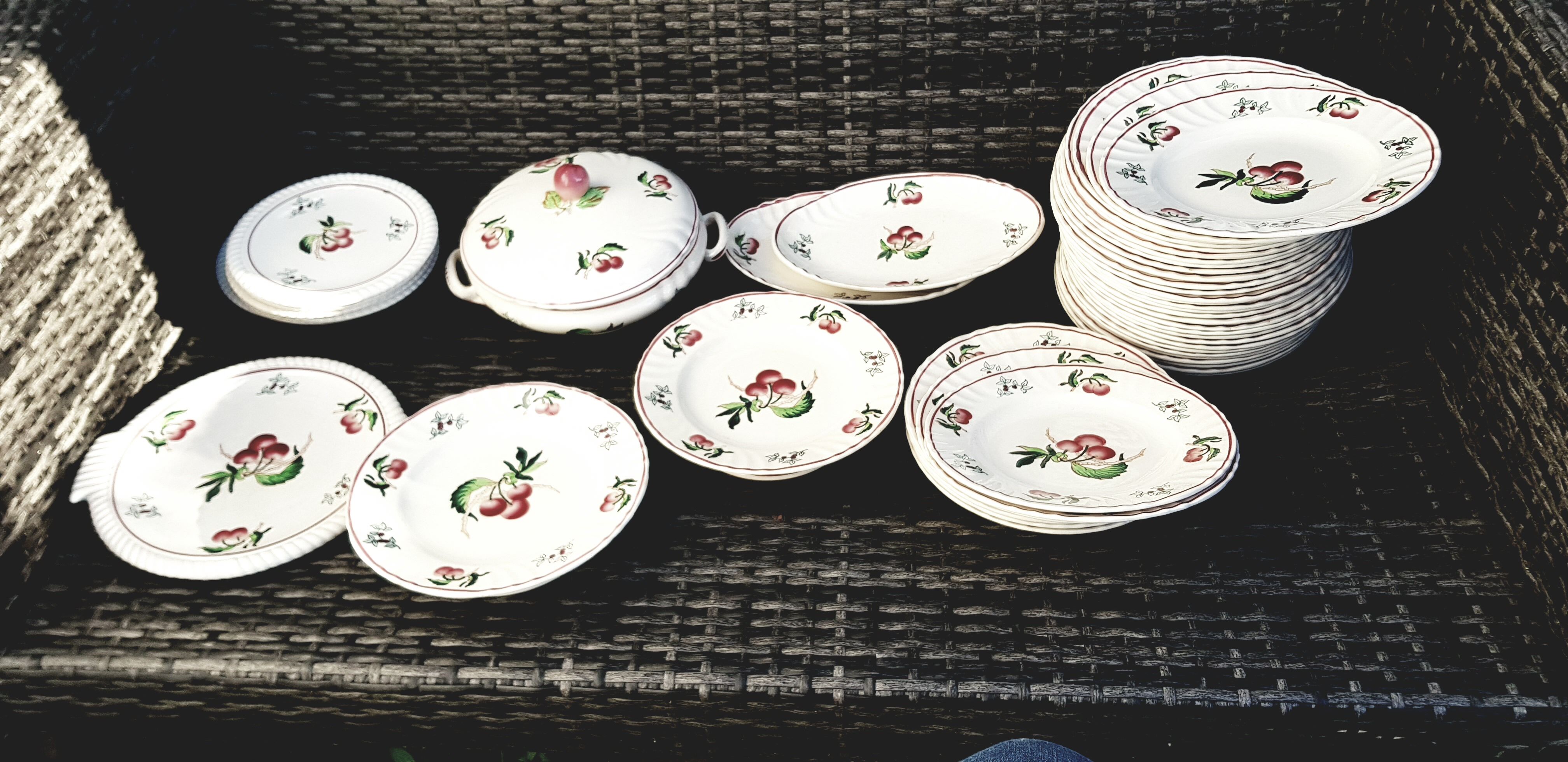 Longwy table service montmorency model