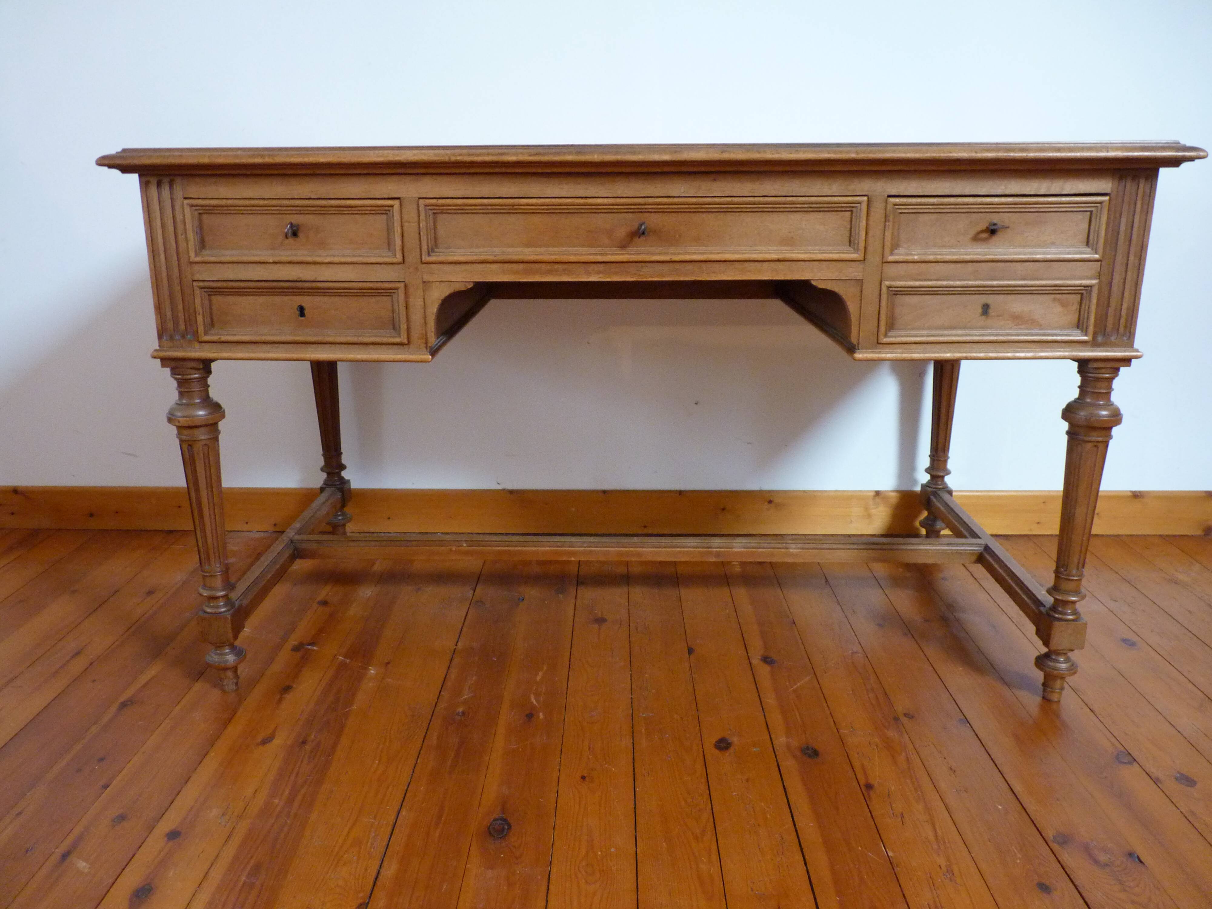 Desk Louis XVI style