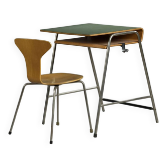 Tres rare bureau par Arne Jacobsen
