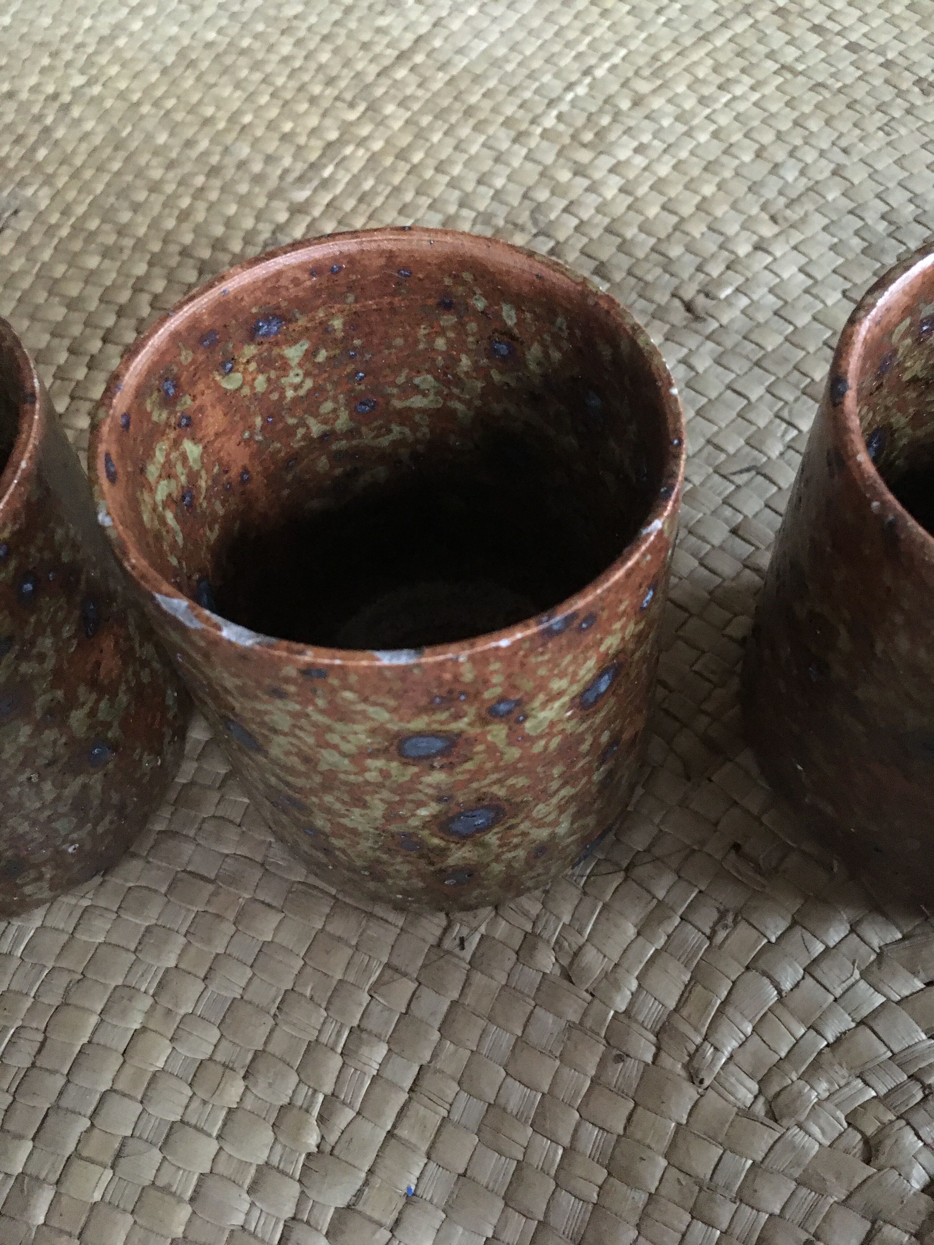 Lot de  10 tasses en grès