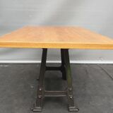 Industrial table cast iron base up to 6 guests