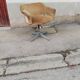 Fauteuil de bureau vintage velours moutarde