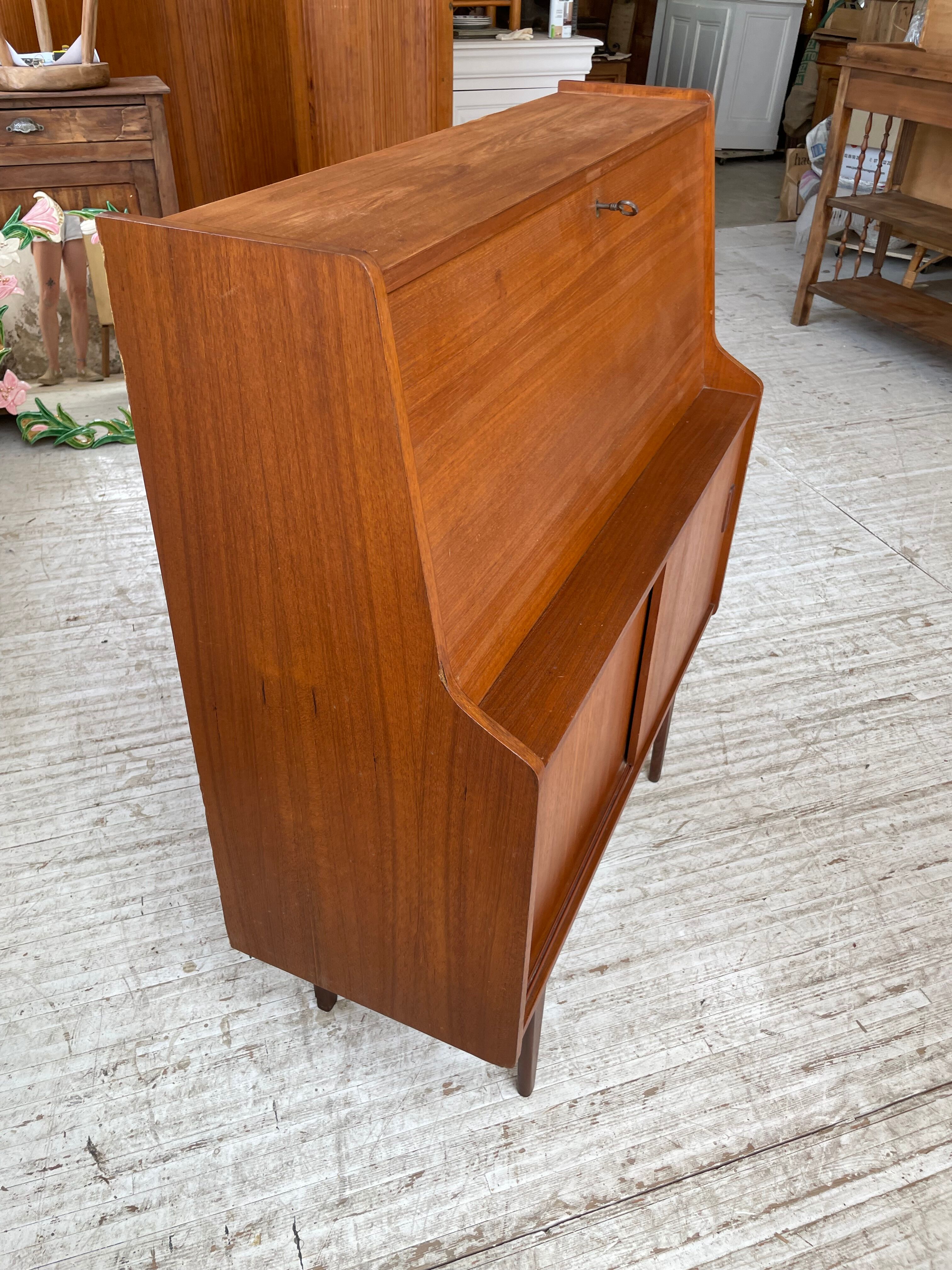 Secretary Samcom teck 1960