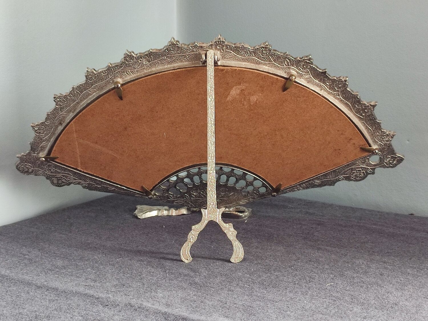 Table mirror vintage engraved glass fan