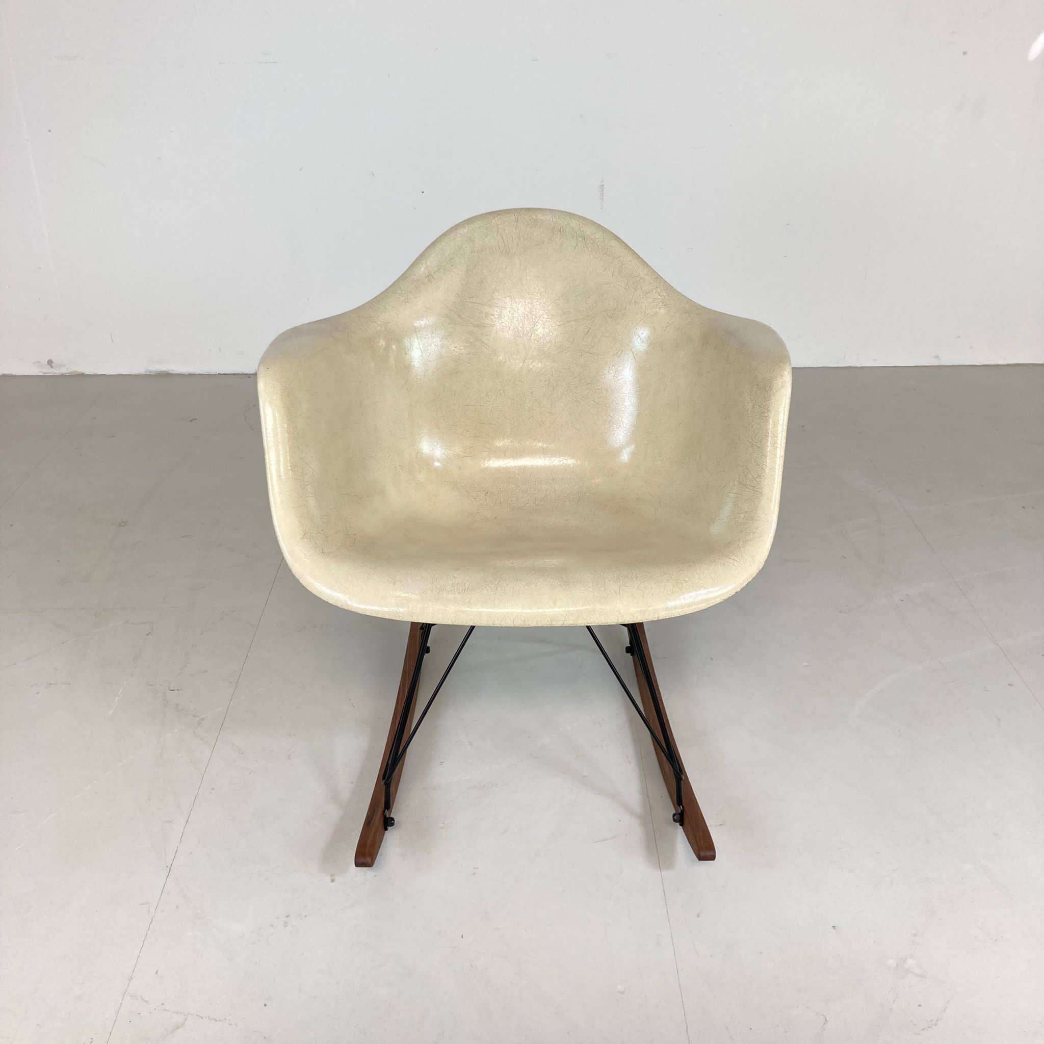 Rocking-chair RAR de Charles & Ray Eames pour Herman Miller 1950