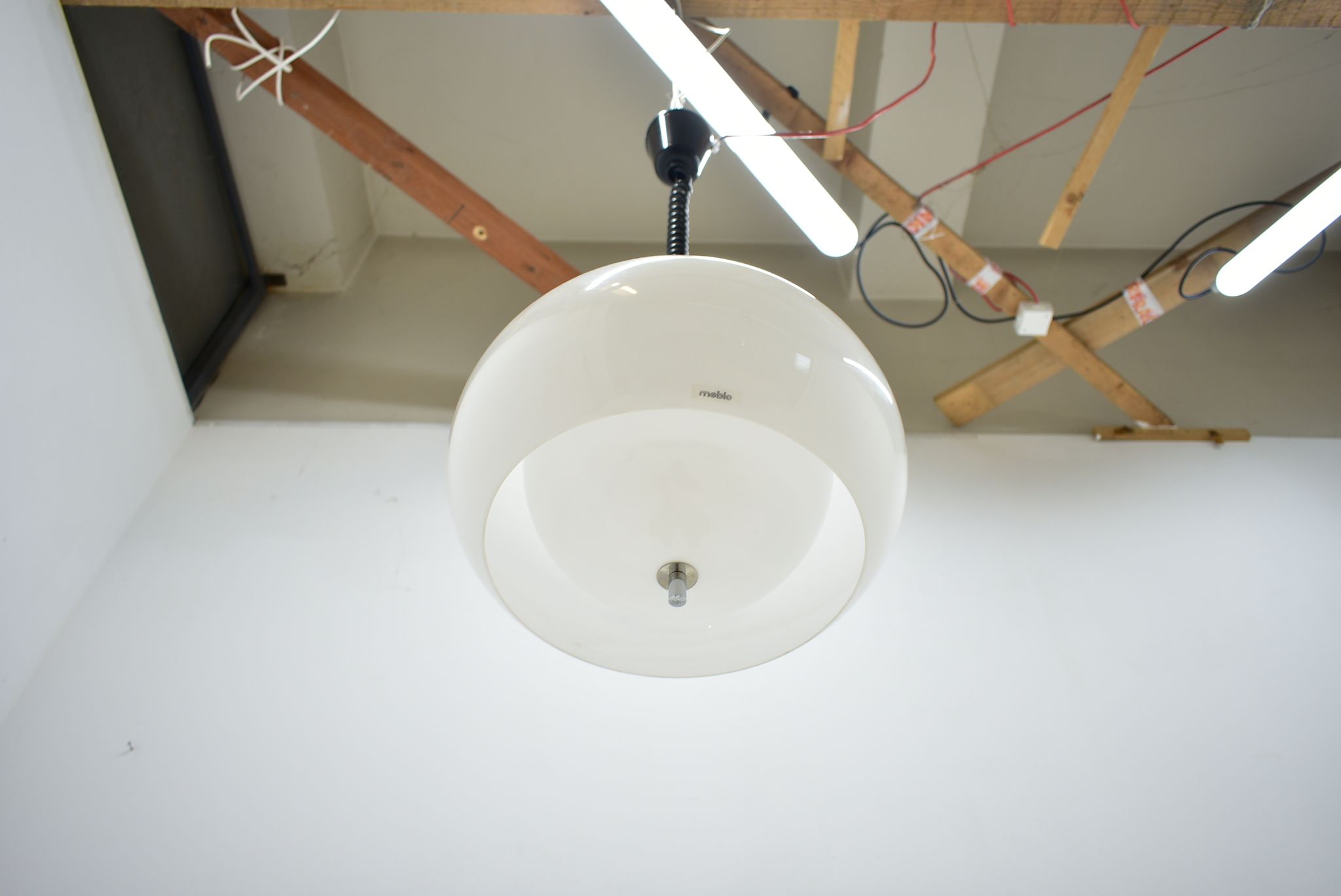 Suspension Meblo du milieu du siècle, Design Harvey Guzzini, Italie, années 1970