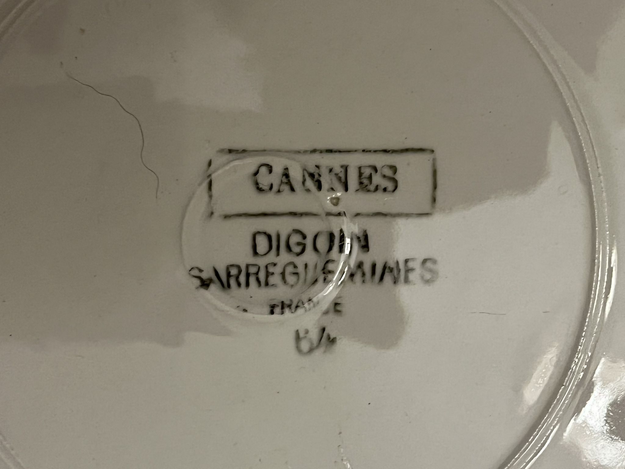Set of two dishes