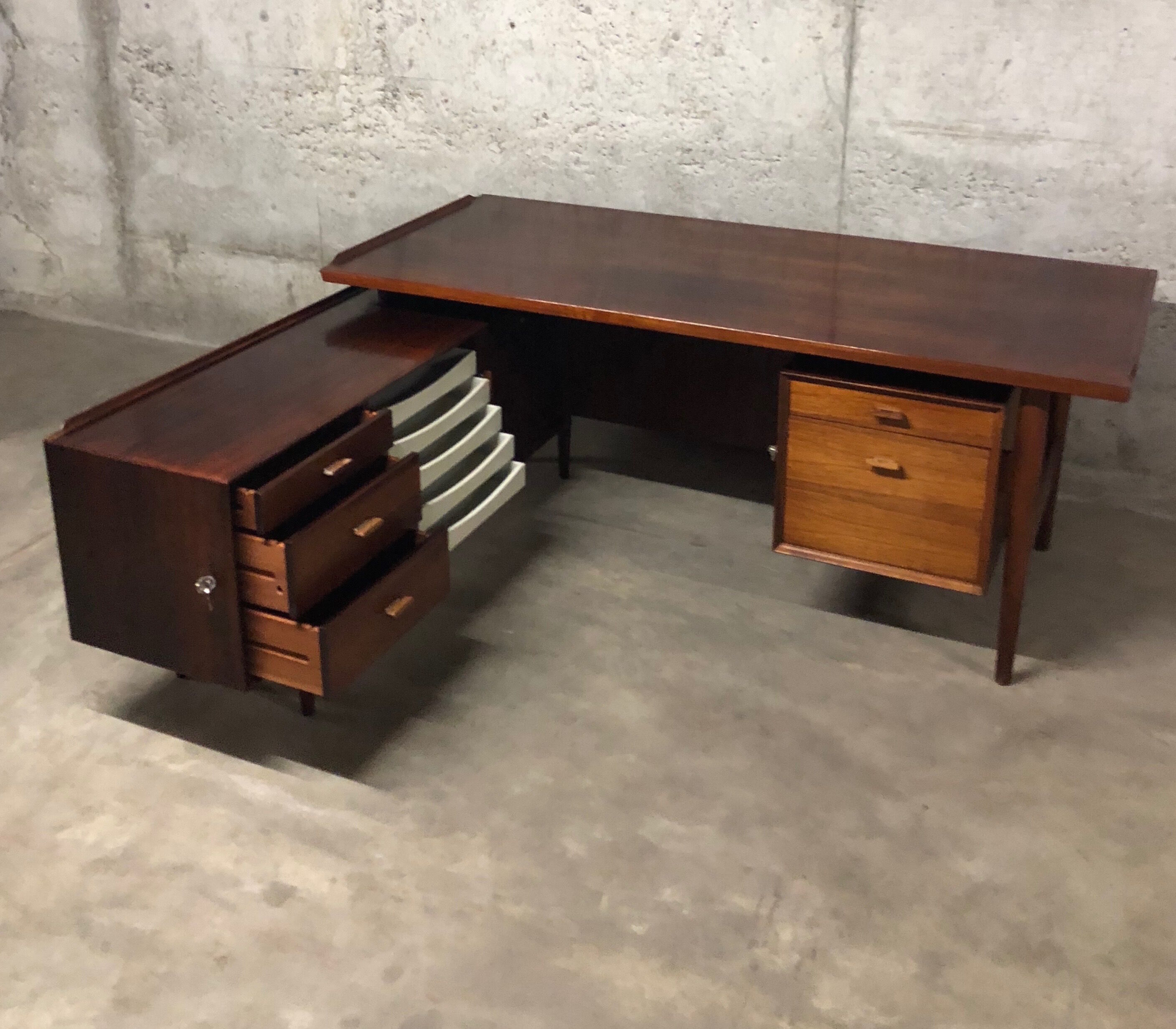 Executive desk in rosewood by Arne Vodder for Sibast Møbler