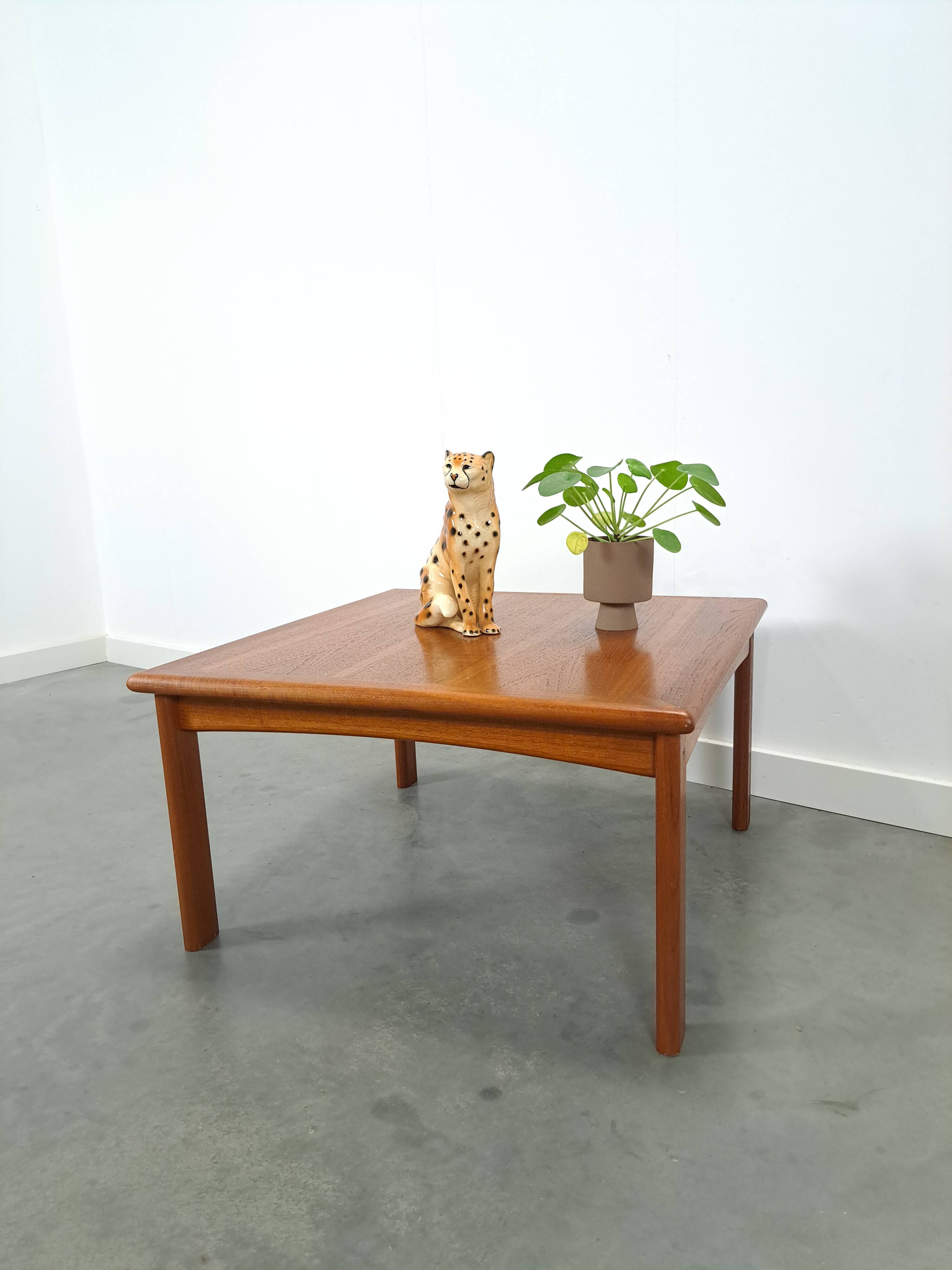 Table de salon en teck Deense vierkante Glostrup, nr, 4