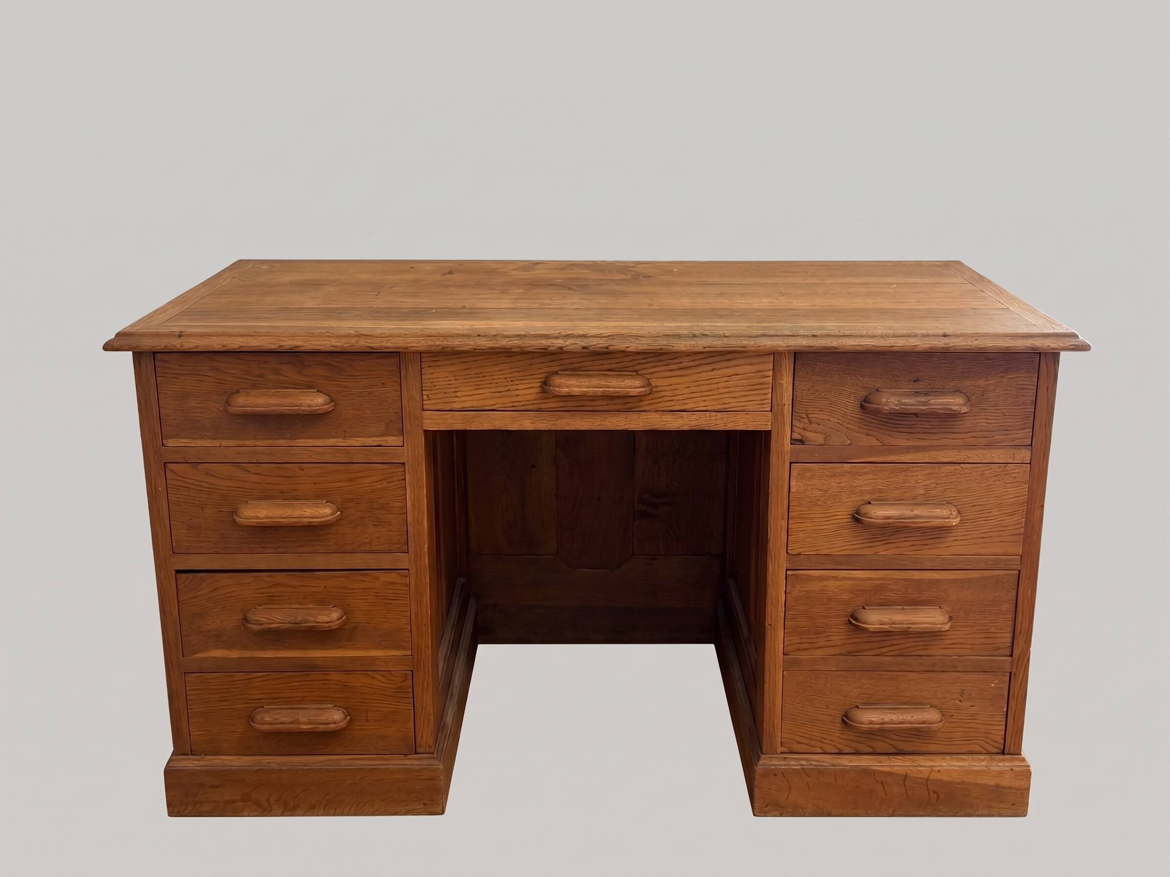 Large executive desk in solid oak – 9 drawers – English style – 130 cm
