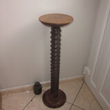 Solid wooden column selette