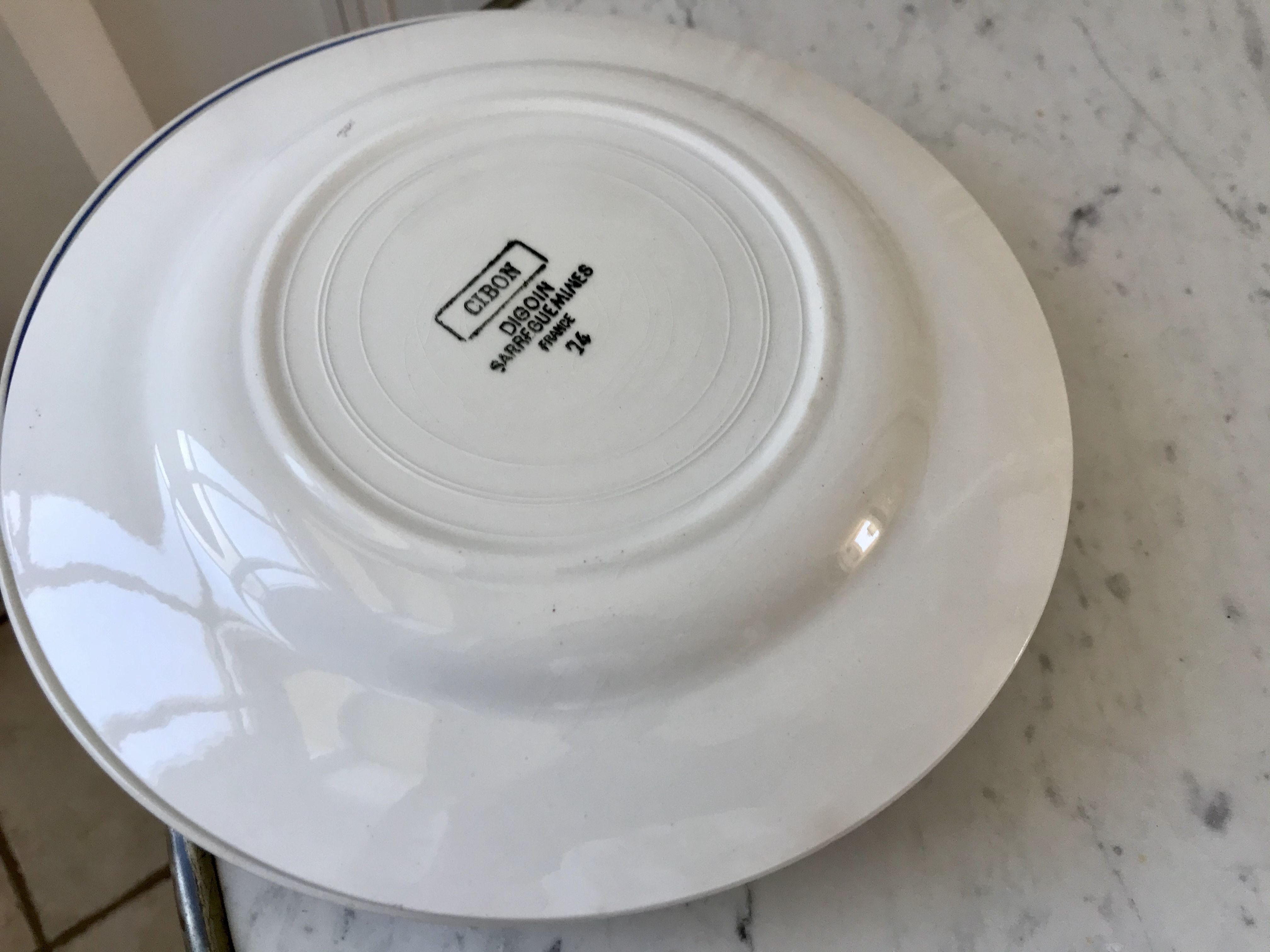 Set of 6 flat plates mismatched Digoin Sarreguemines, Terre de Fer and HBCF 30s