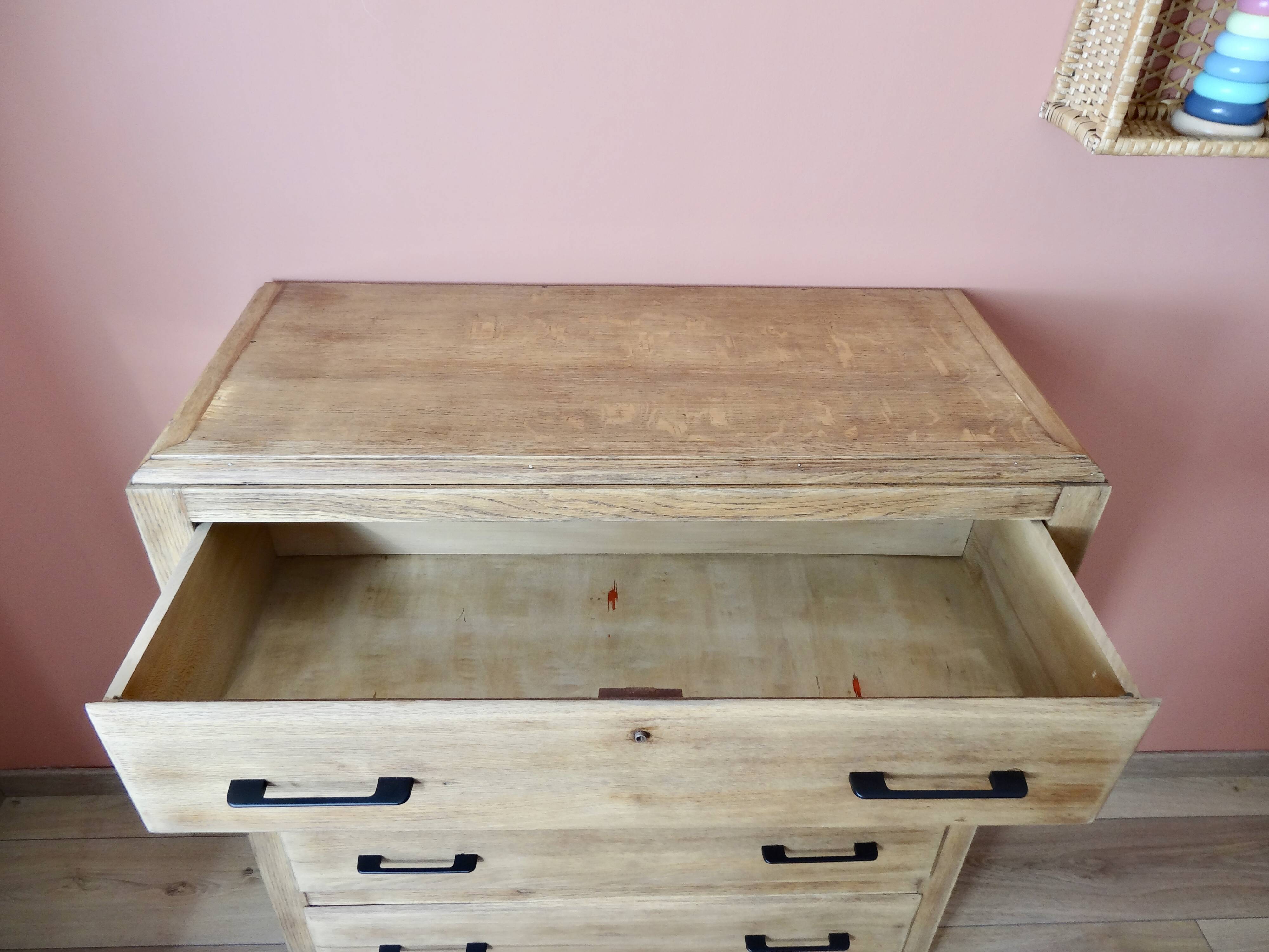 Vintage chest of drawers