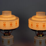 Set de 2 lampes de table en verre opalin, Tchécoslovaquie