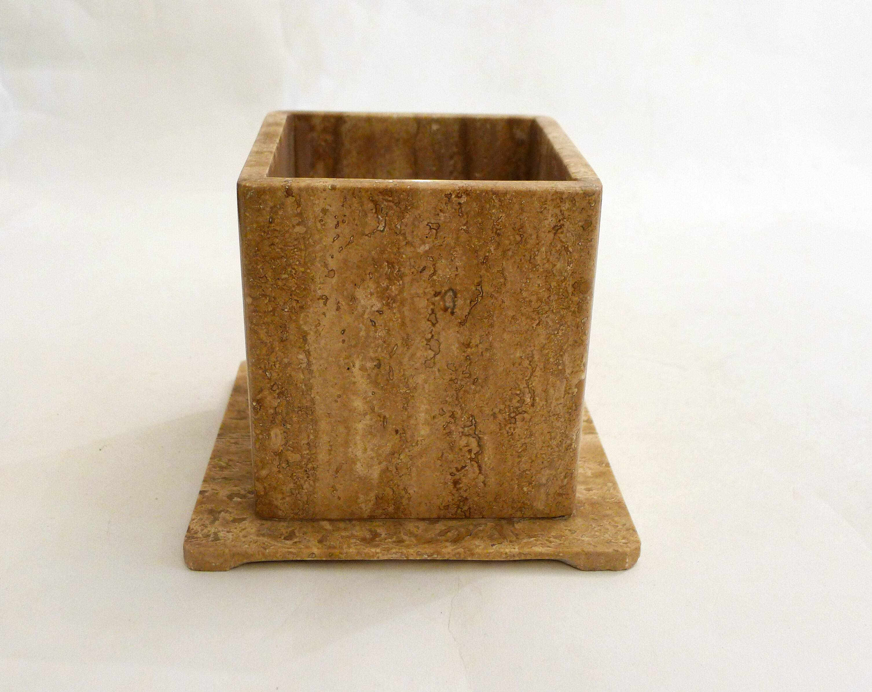 Cache-pot carré en travertin