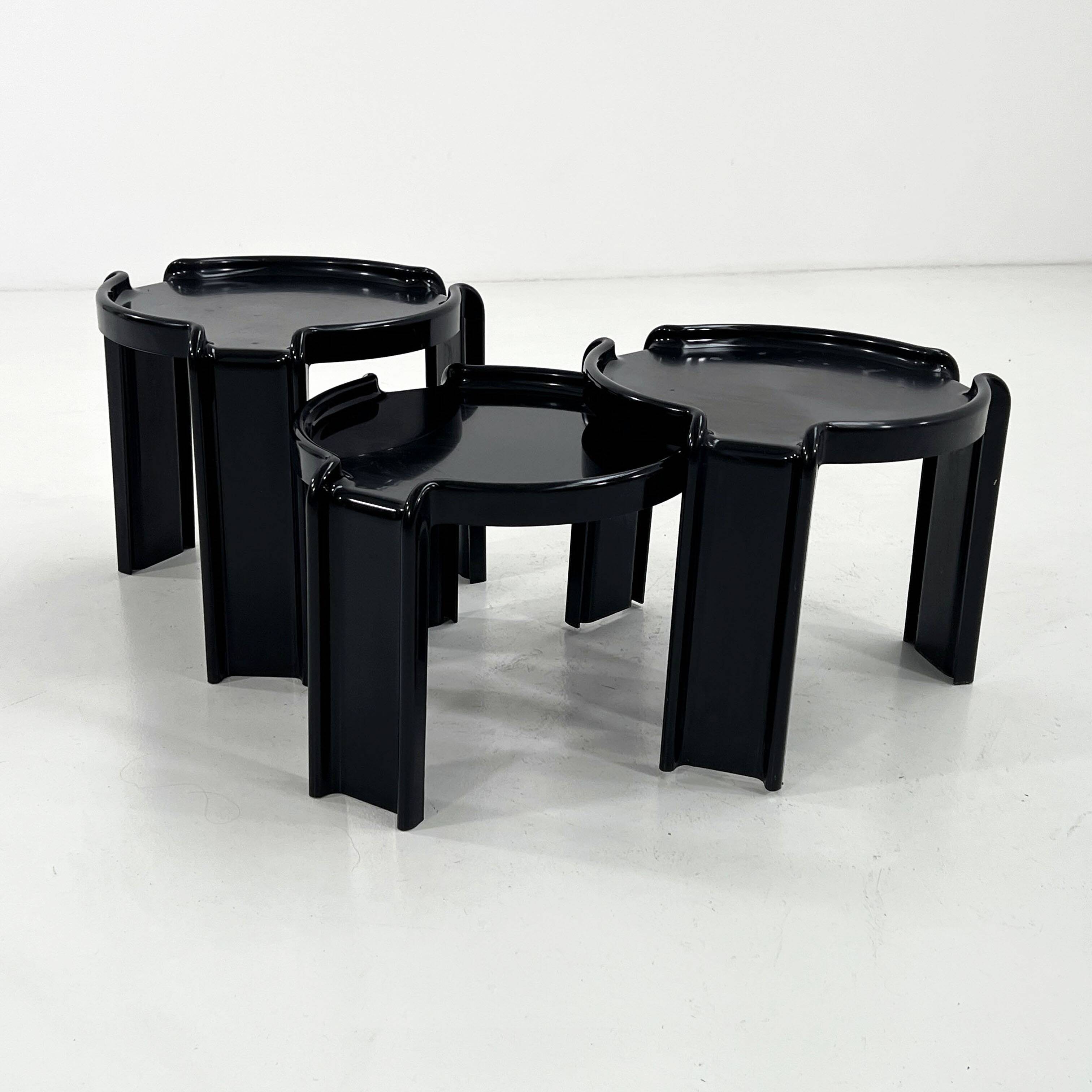 3 tables gigognes par Giotto Stoppino pour Kartell, 1970