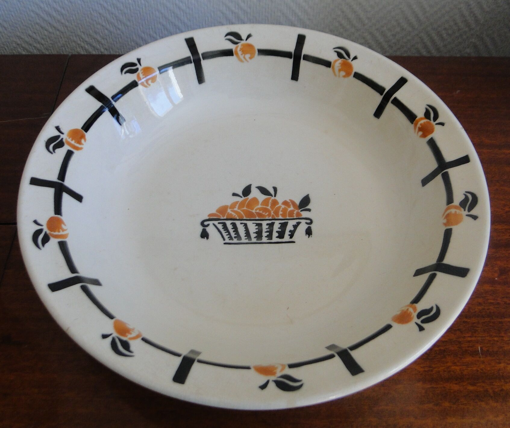 Large hollow dish of service faience badonviller doc art deco