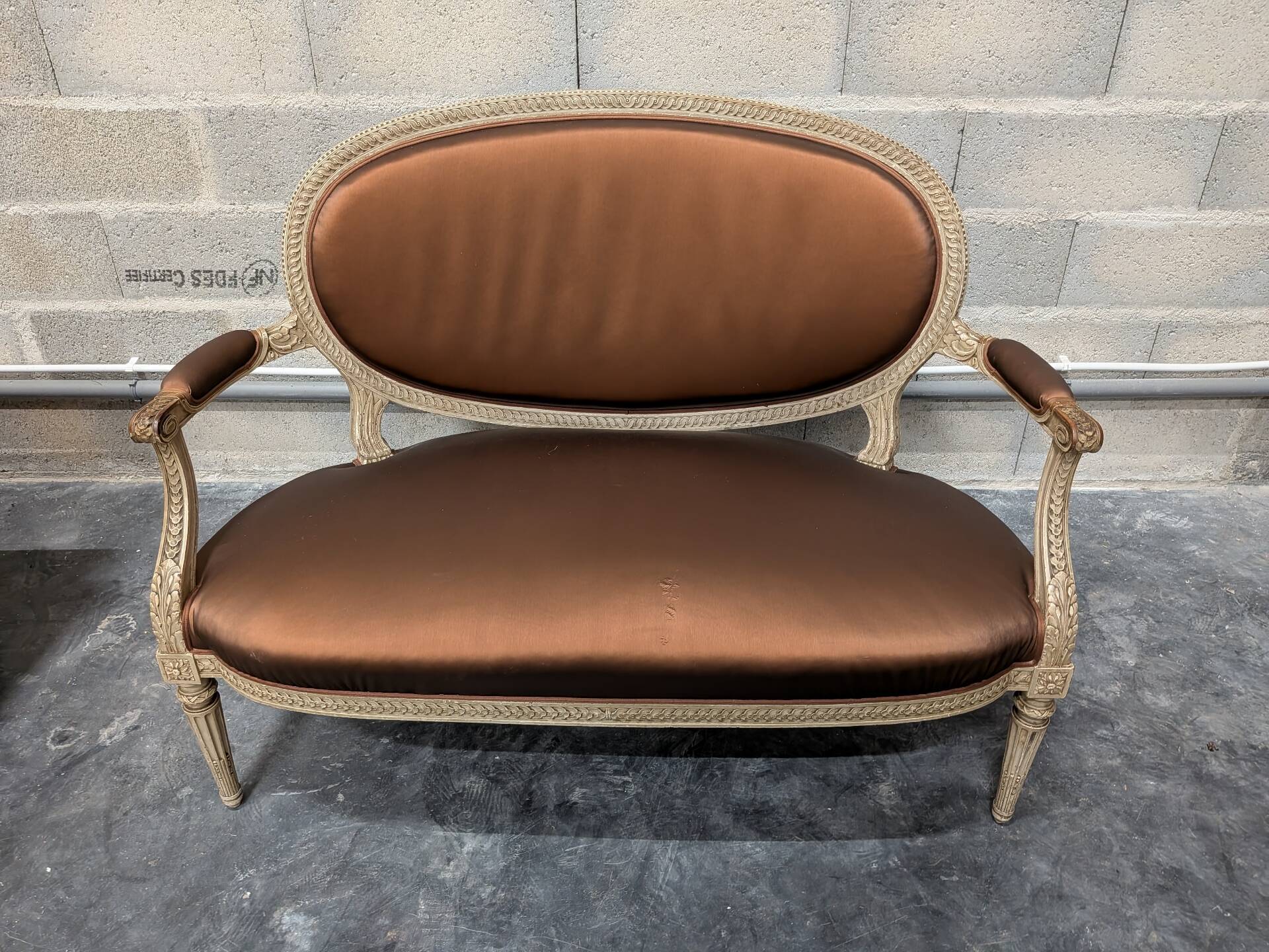 Antique Louis XVI style salon – Basket seat settee and 4 armchairs