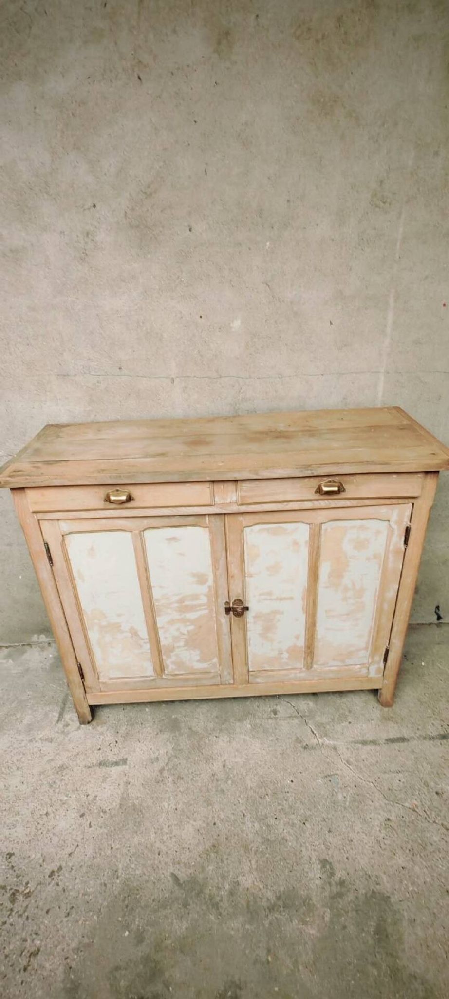 Commode parisienne patinée