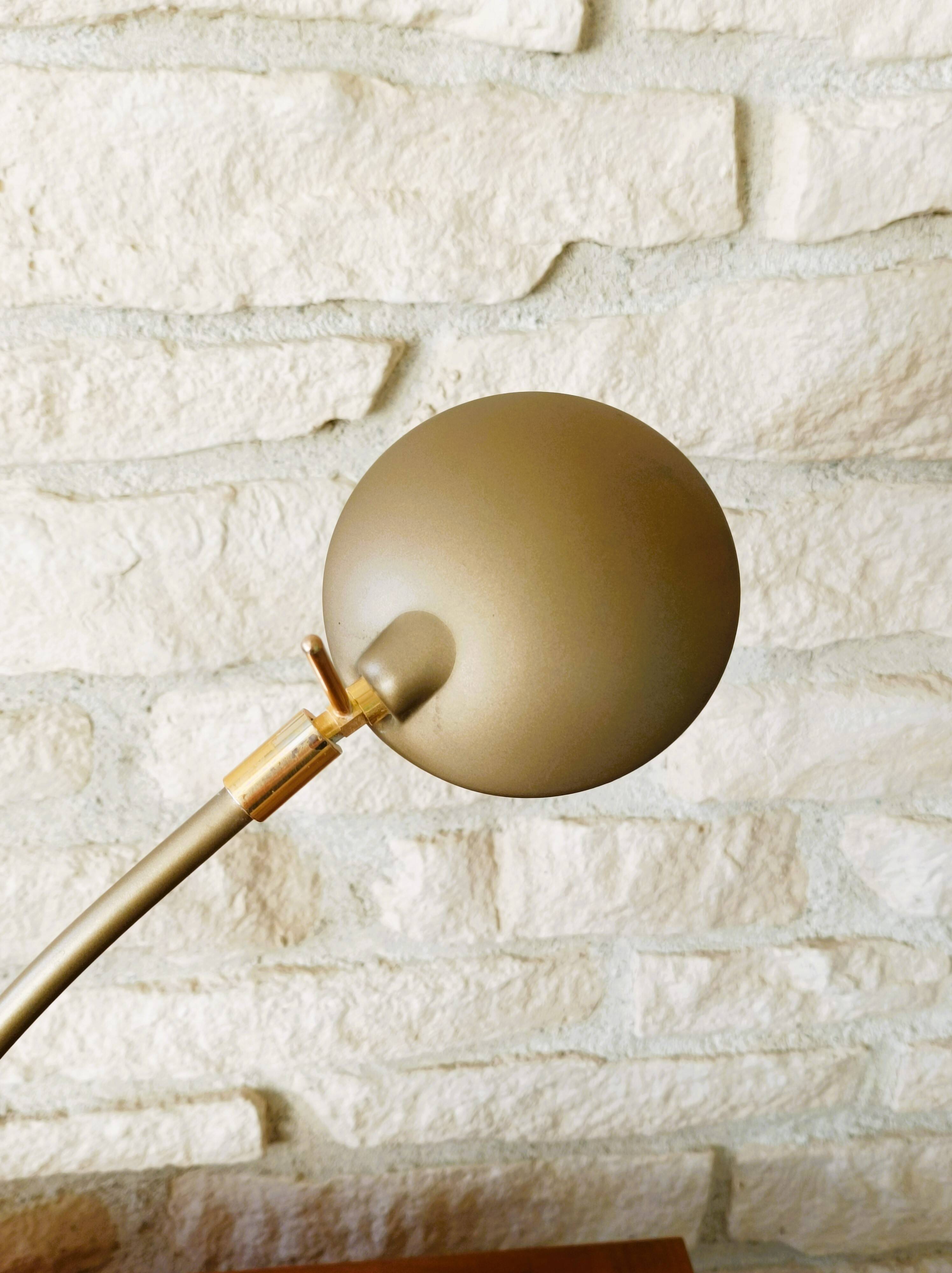 Lampe de bureau inclinable