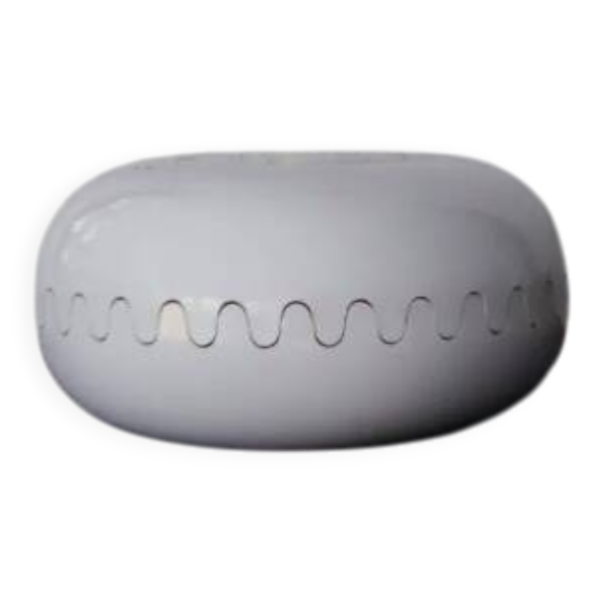 Mebel Clam ashtray from the 1970s by Alan Fletcher in white.