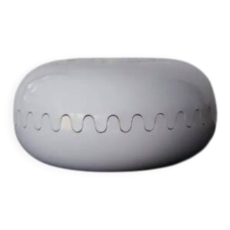 Mebel Clam ashtray from the 1970s by Alan Fletcher in white.