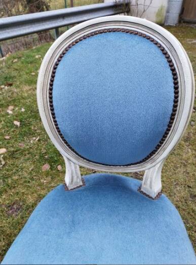 Louis XVI medallion chair